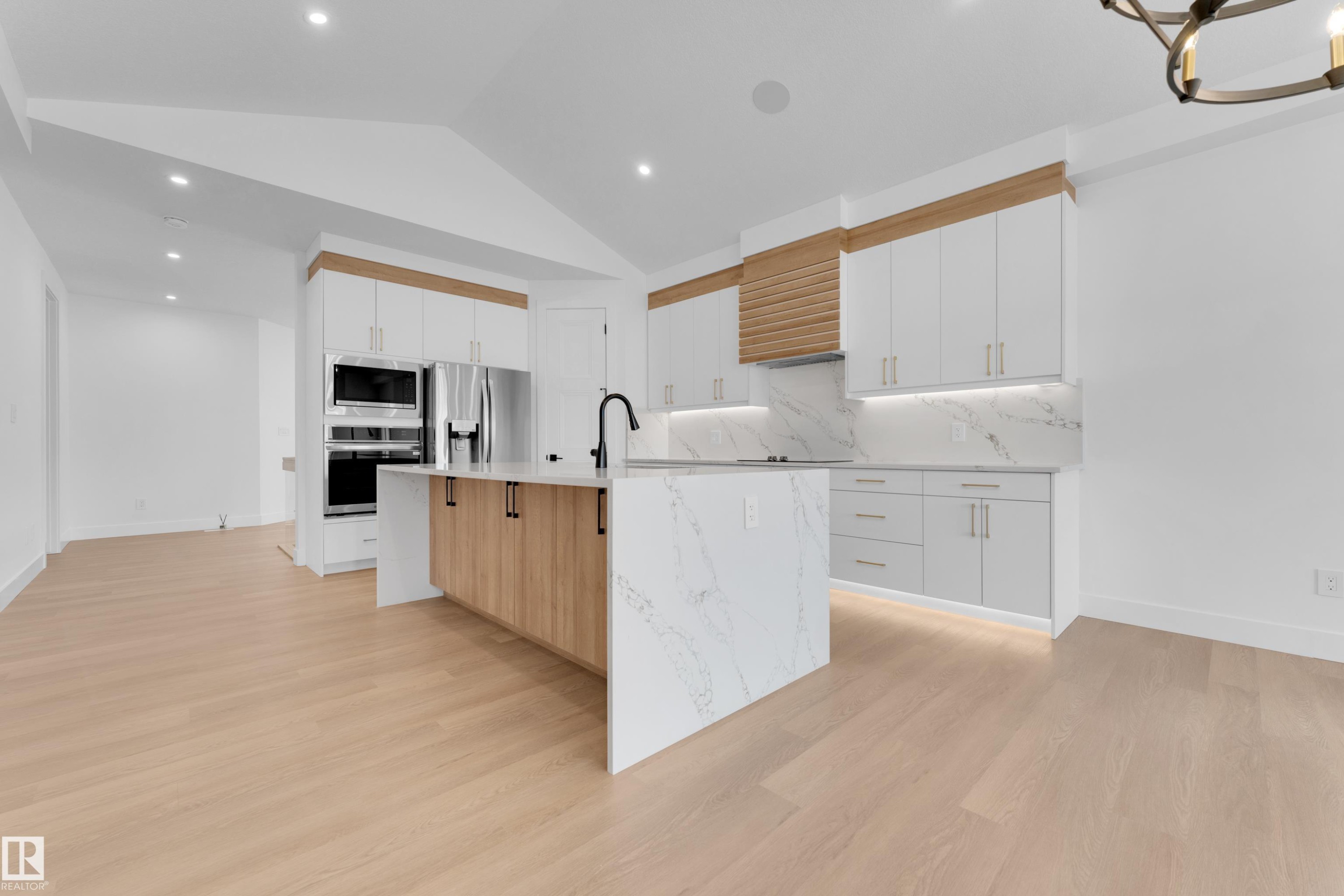164 Caledon Crescent, Spruce Grove, AB - Indoor Photo Showing Kitchen