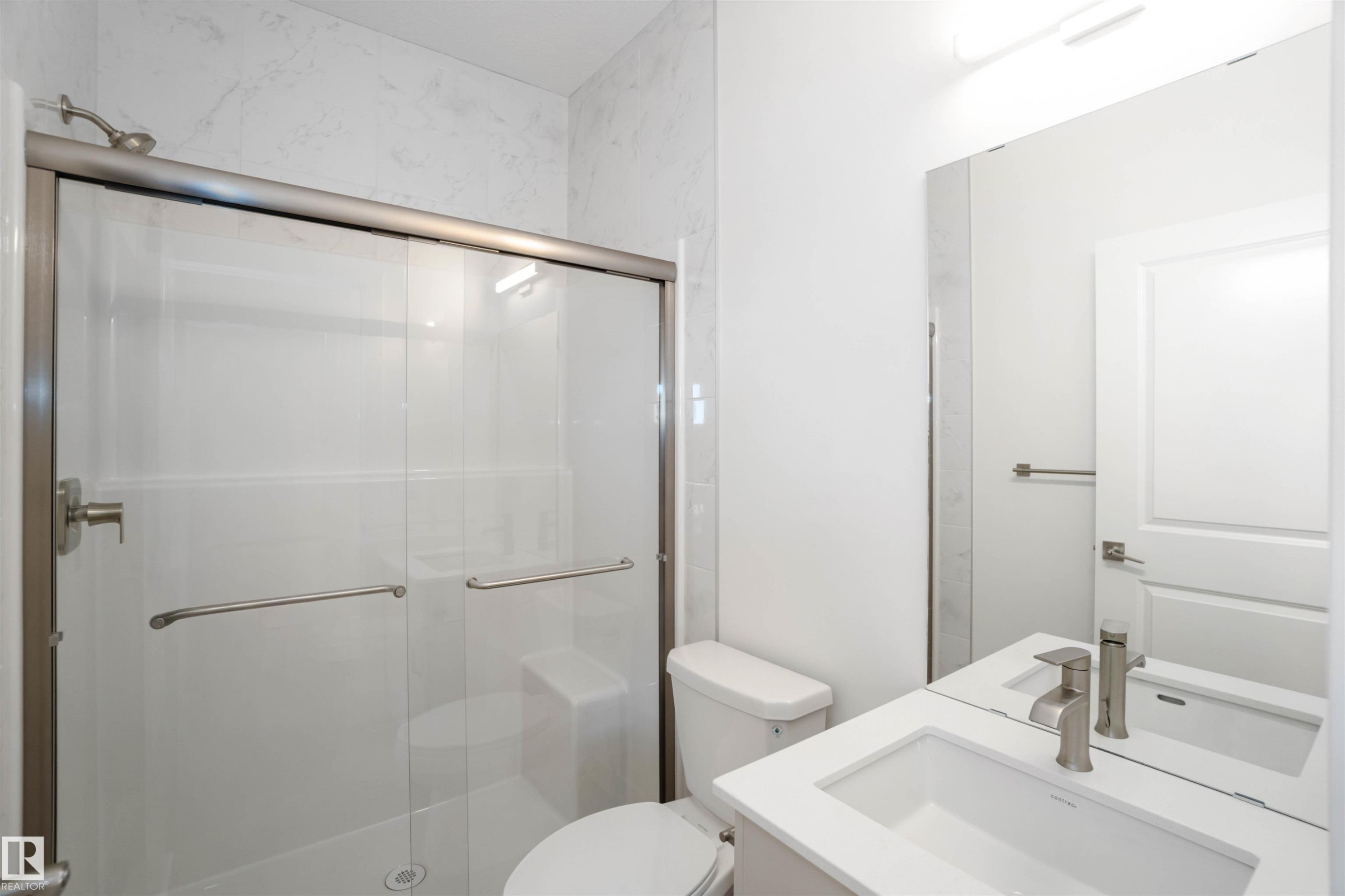 5035 Cawsey Link, Edmonton, AB - Indoor Photo Showing Bathroom
