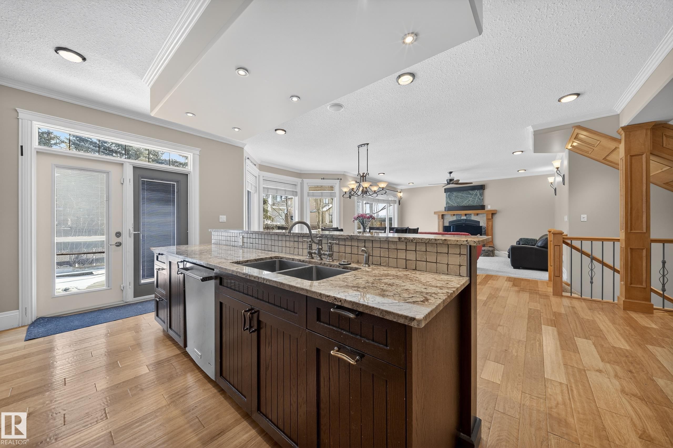27 Kingdom Place, Leduc, AB - Indoor Photo Showing Kitchen With Double Sink With Upgraded Kitchen