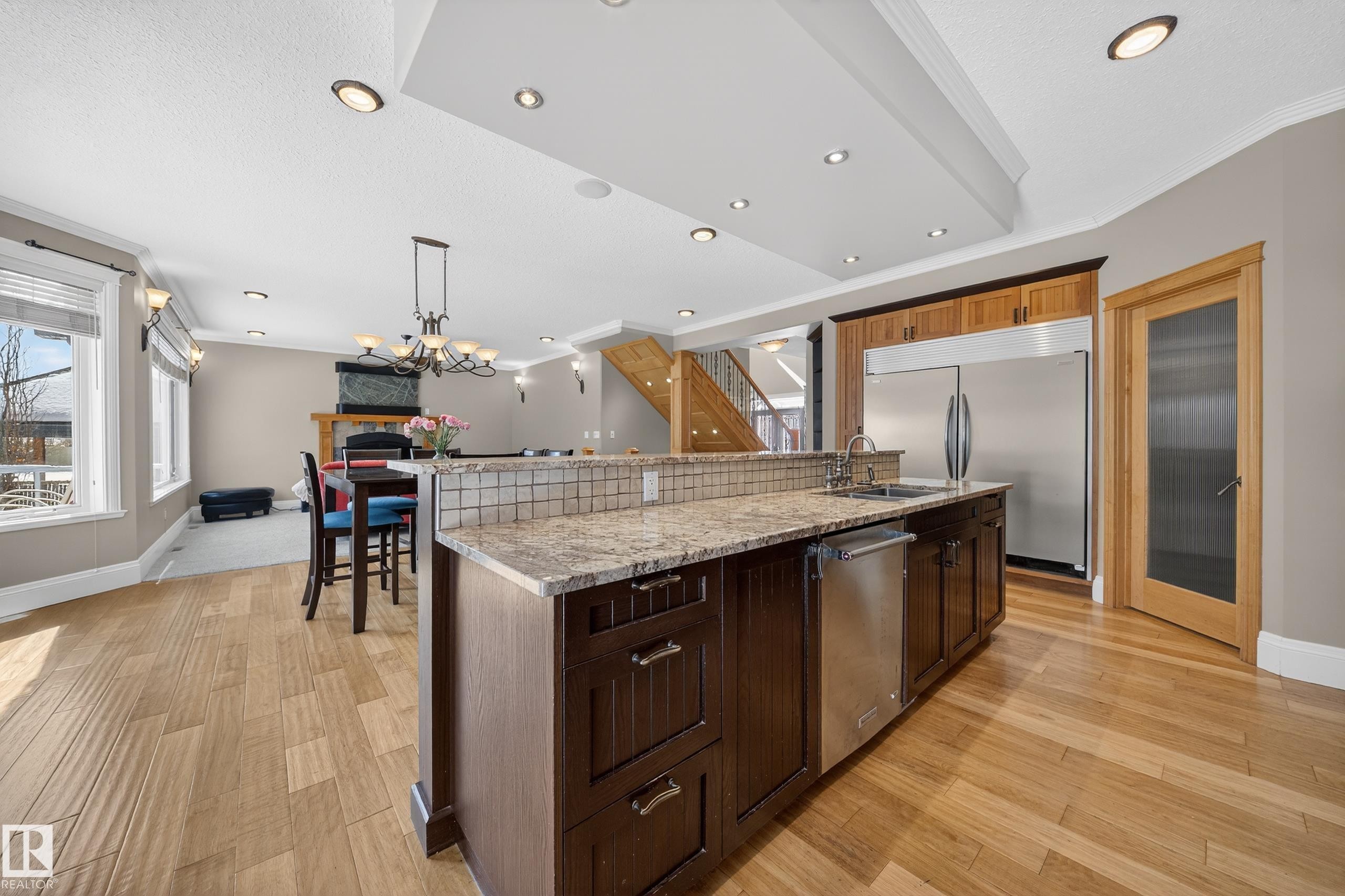 27 Kingdom Place, Leduc, AB - Indoor Photo Showing Kitchen With Upgraded Kitchen