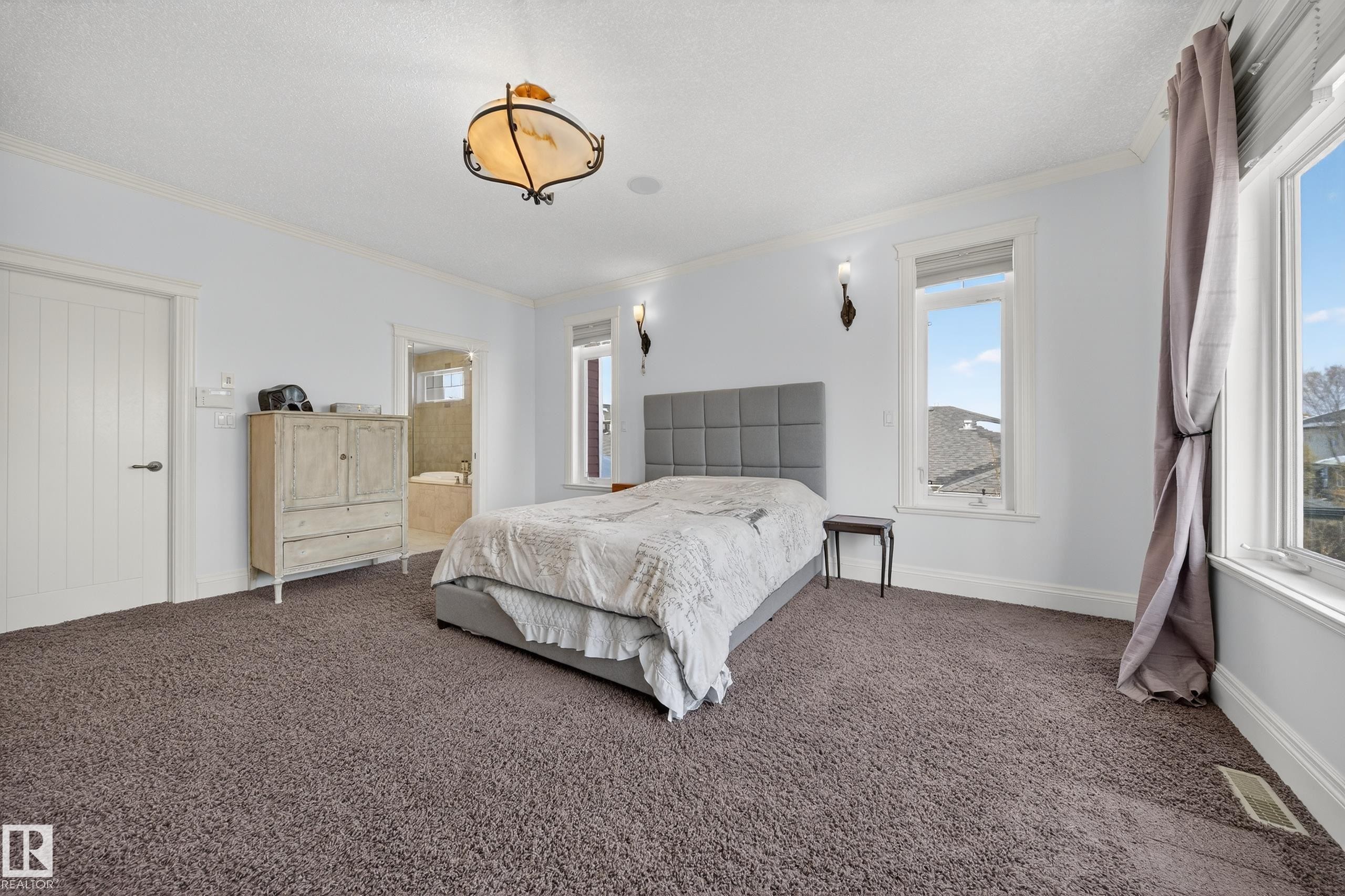 27 Kingdom Place, Leduc, AB - Indoor Photo Showing Bedroom