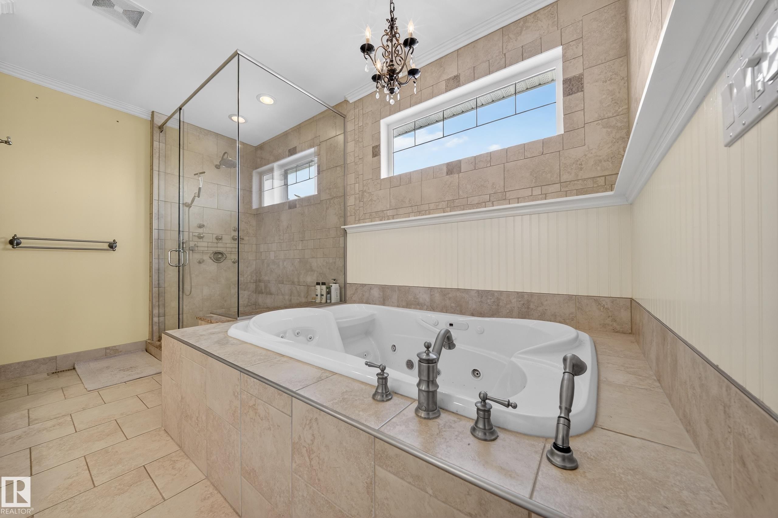 27 Kingdom Place, Leduc, AB - Indoor Photo Showing Bathroom