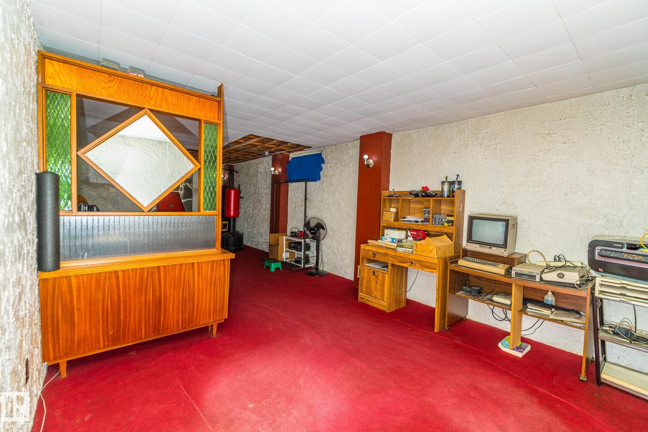 10512 55 Avenue, Edmonton, AB - Indoor Photo Showing Other Room
