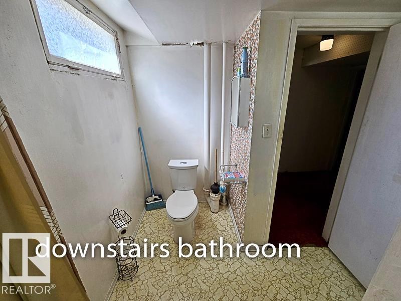 10512 55 Avenue, Edmonton, AB - Indoor