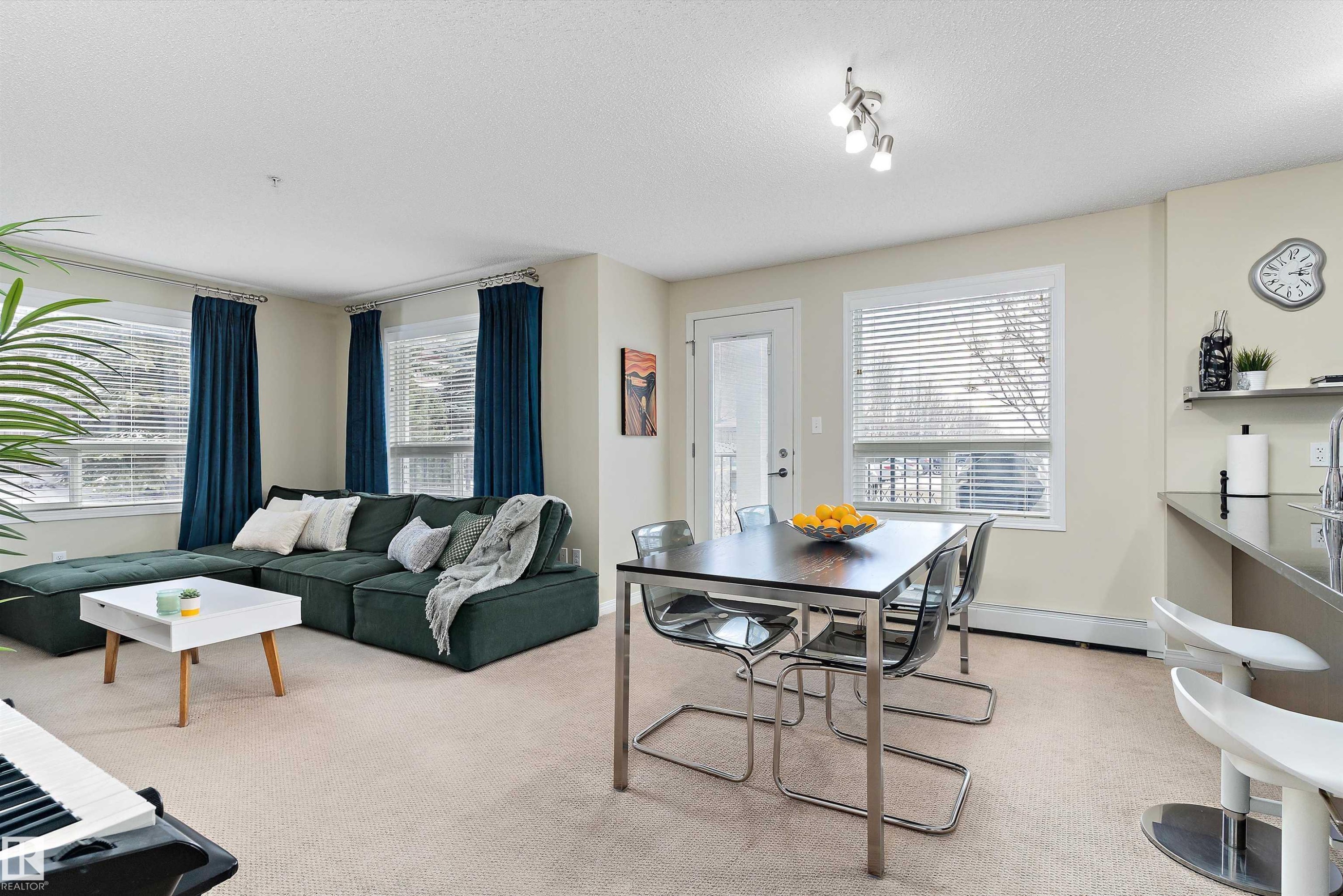 3118 9351 Simpson Drive, Edmonton, AB - Indoor