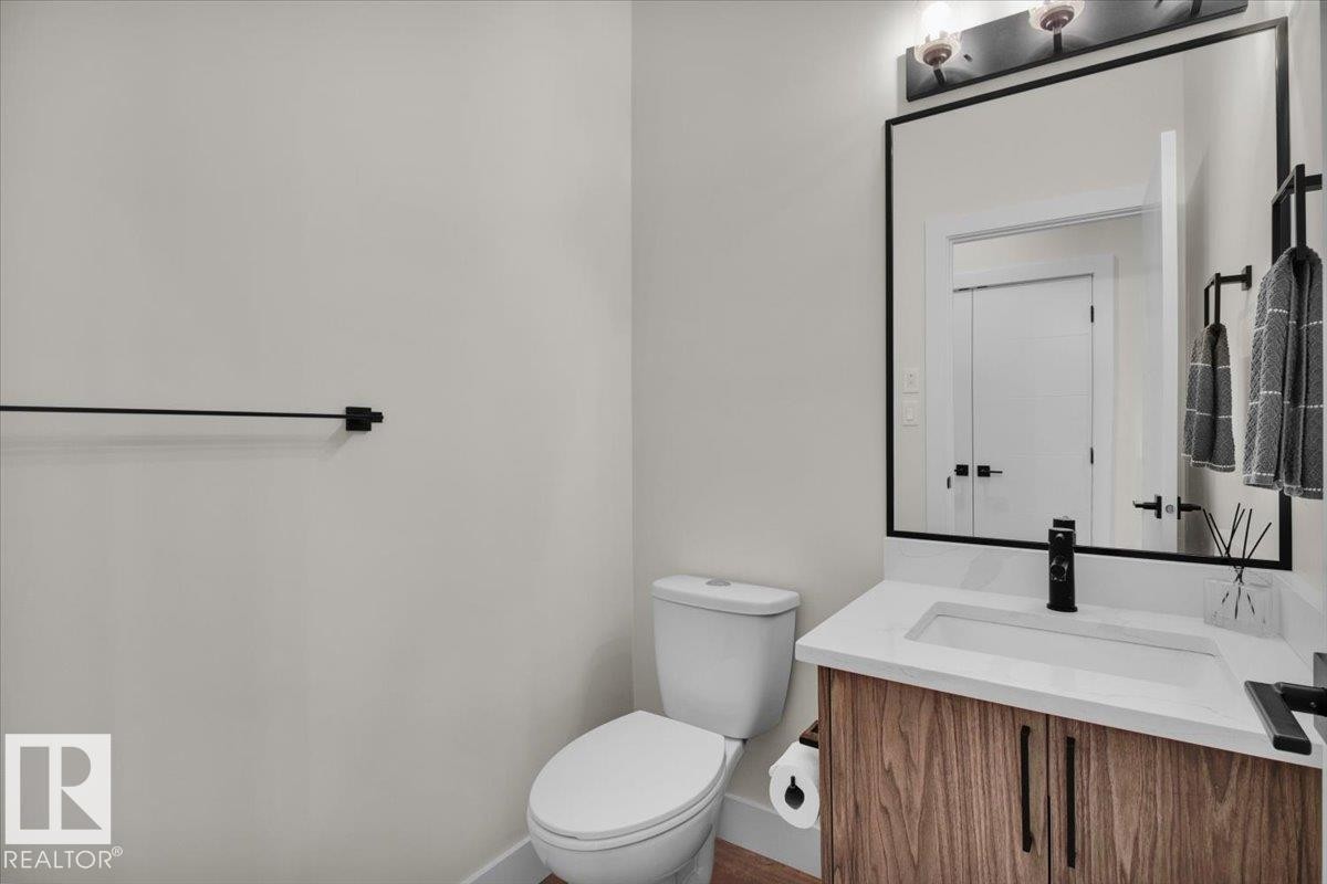 9327 181 Avenue, Edmonton, AB - Indoor Photo Showing Bathroom