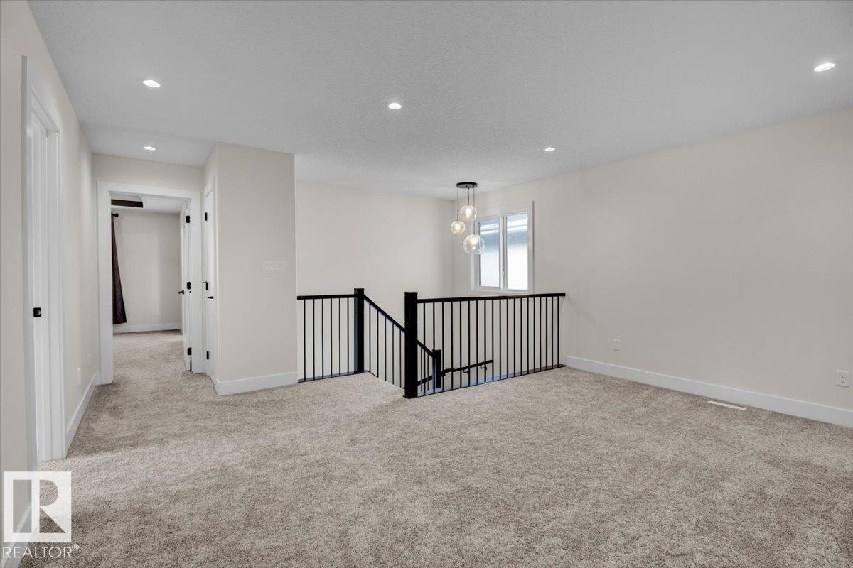 9327 181 Avenue, Edmonton, AB - Indoor Photo Showing Other Room