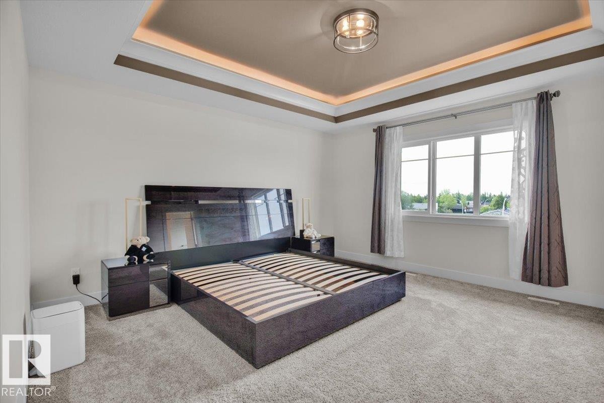 9327 181 Avenue, Edmonton, AB - Indoor Photo Showing Bedroom