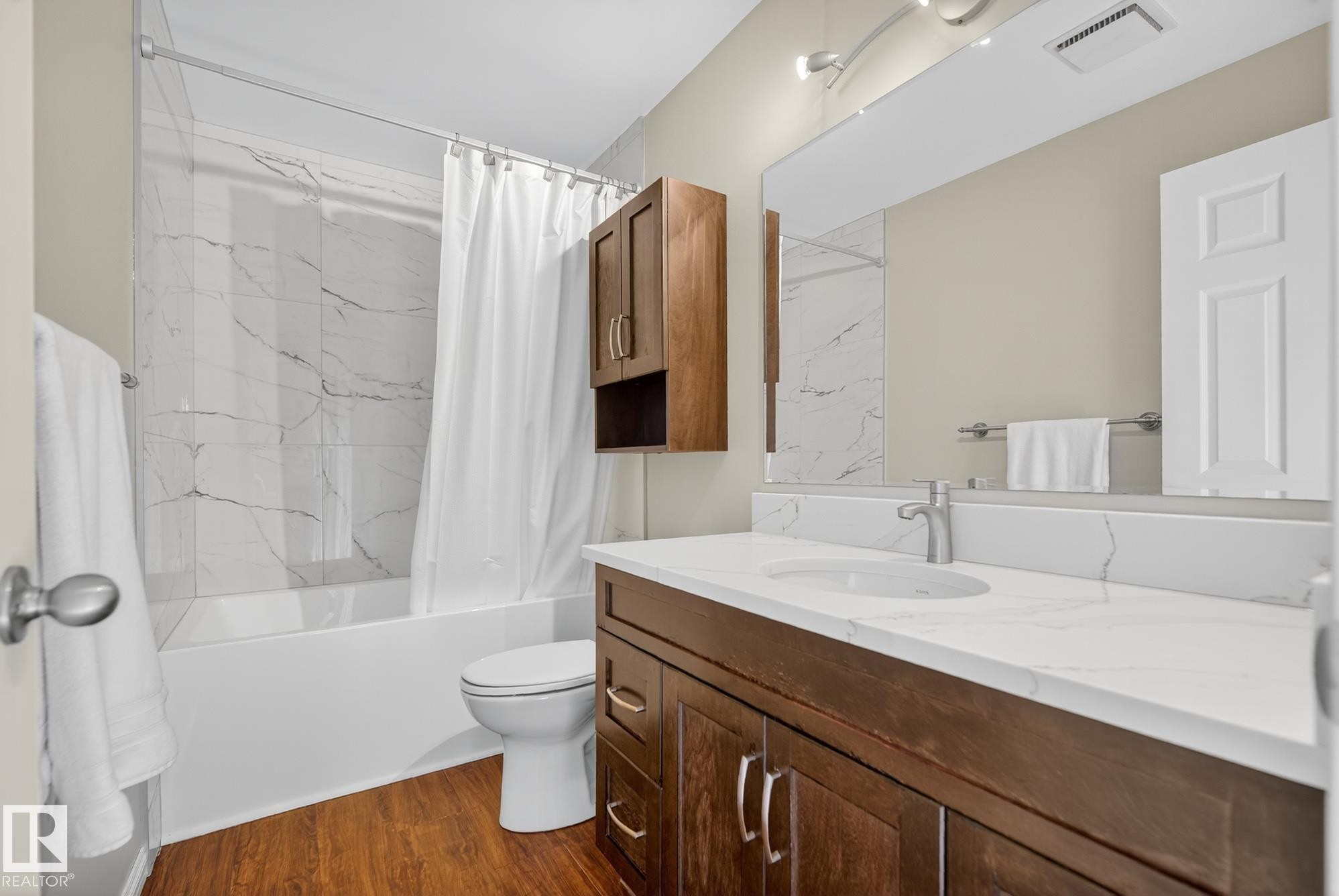 3528 56 Street, Edmonton, AB - Indoor Photo Showing Bathroom