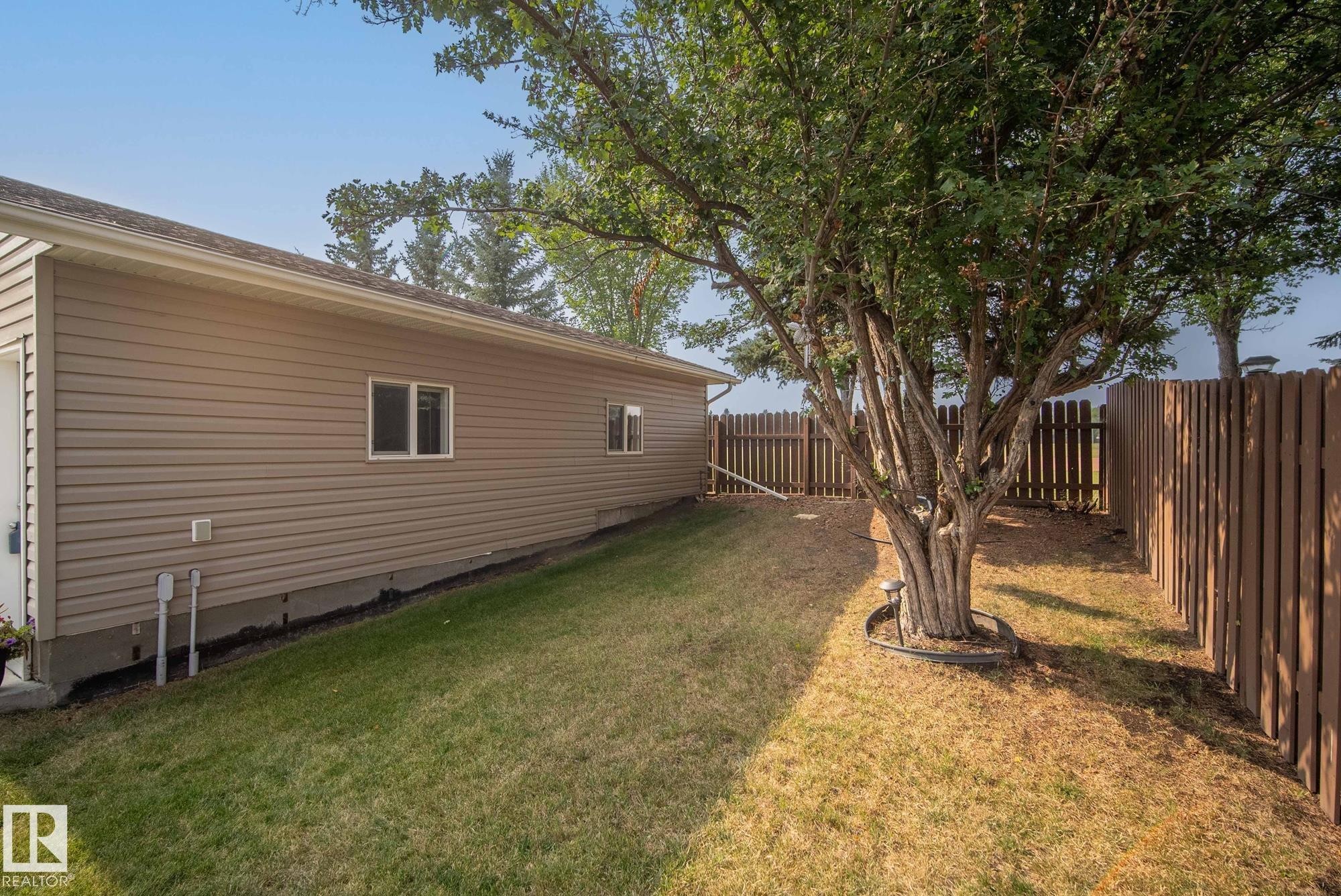 3528 56 Street, Edmonton, AB - Outdoor