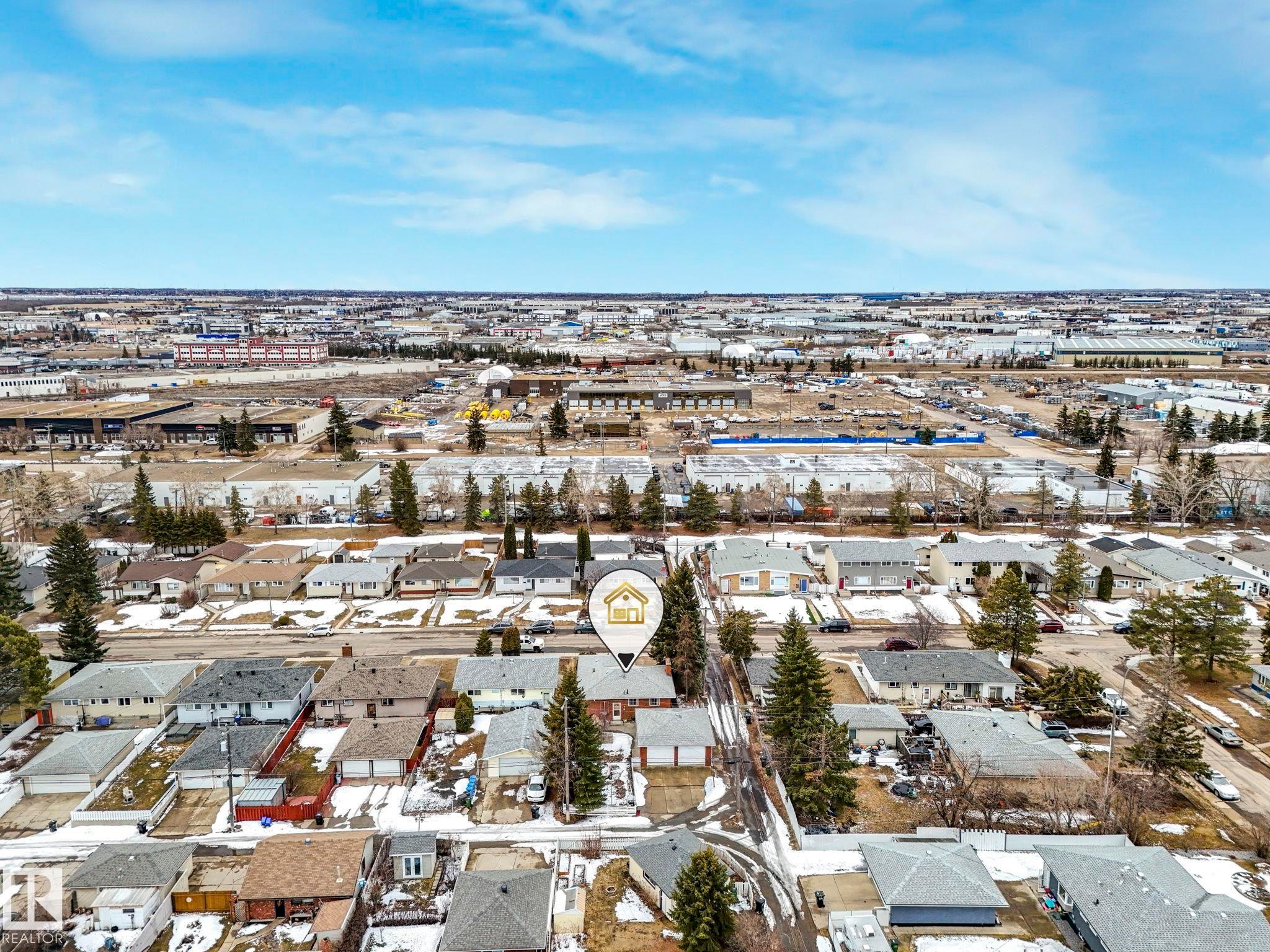 Aerial view showcasing the property situated within a residential area, surrounded by other homes and mature trees - 5904 84 Avenue, Edmonton, AB - Outdoor With View