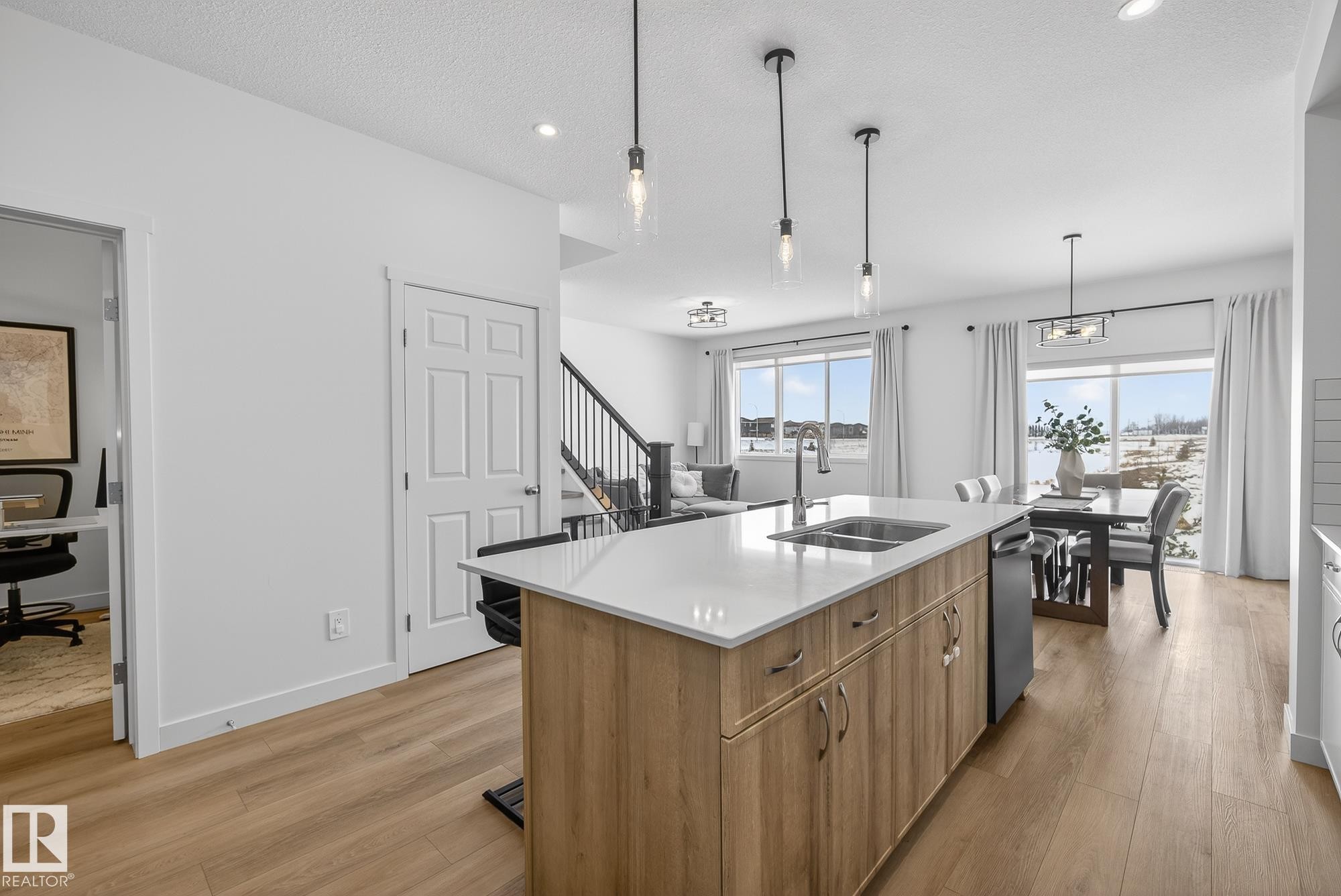 18 Nouveau Drive, St. Albert, AB - Indoor Photo Showing Kitchen With Double Sink