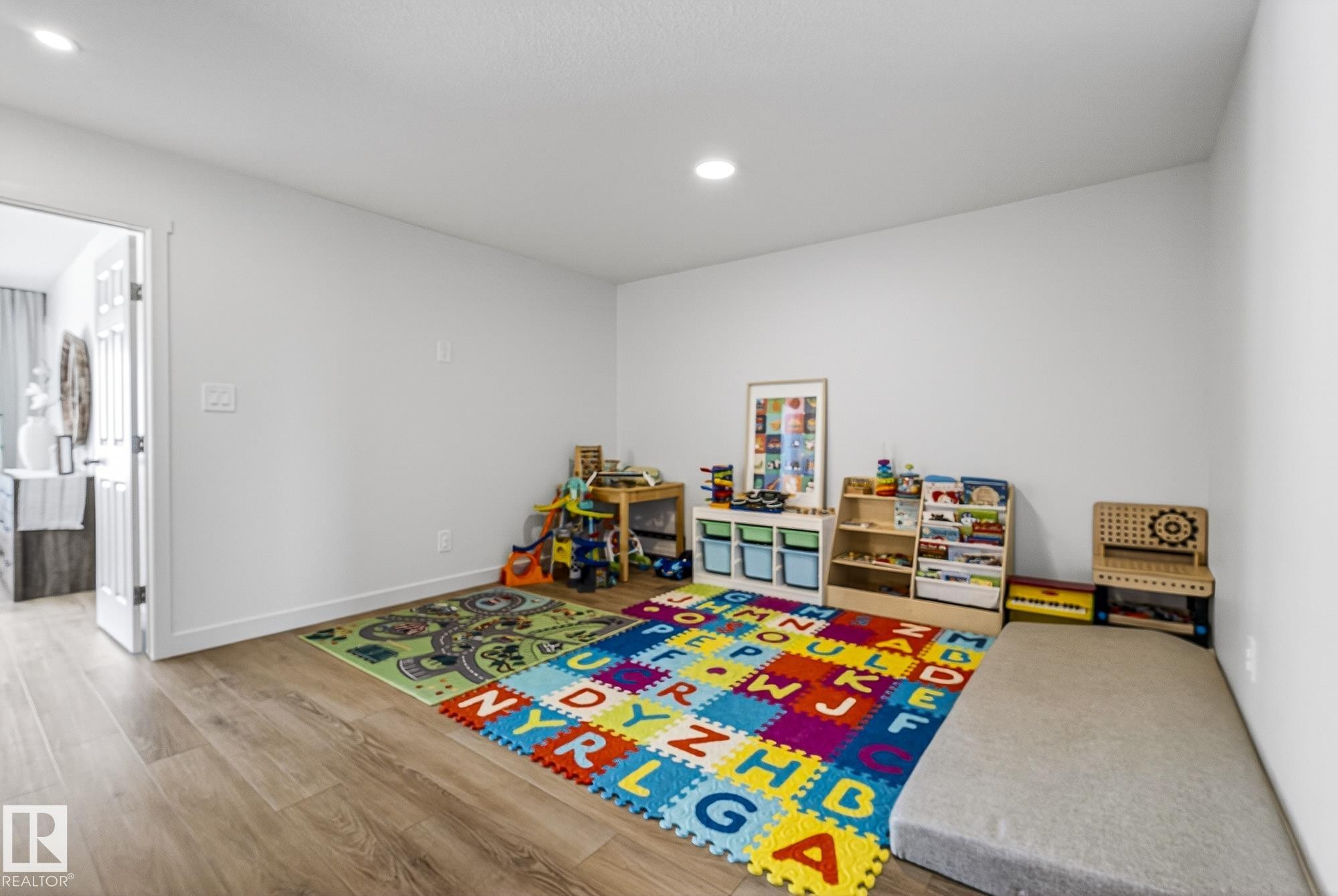 18 Nouveau Drive, St. Albert, AB - Indoor Photo Showing Other Room