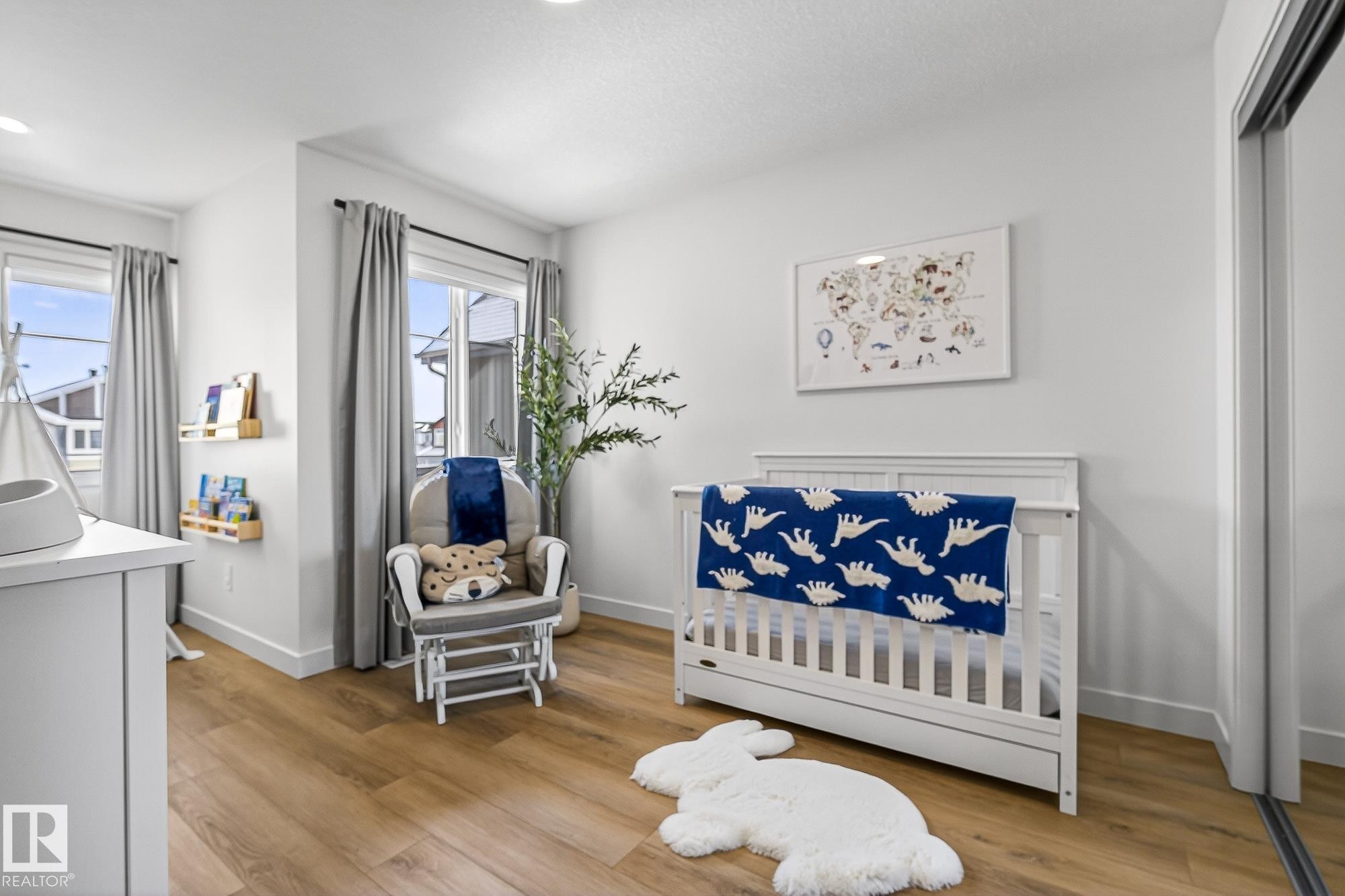 18 Nouveau Drive, St. Albert, AB - Indoor Photo Showing Bedroom