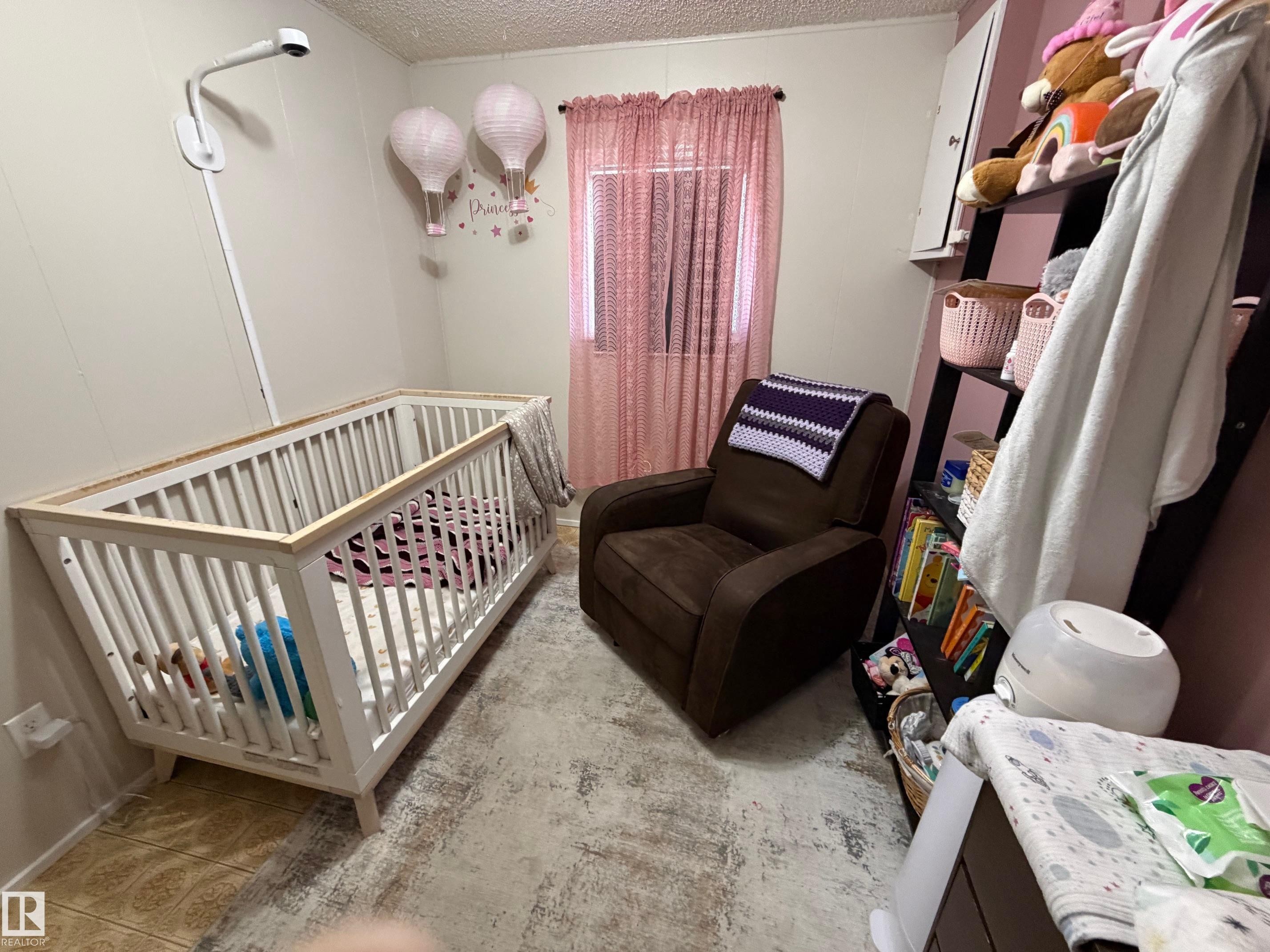 32 4202 45 Street, Wetaskiwin, AB - Indoor Photo Showing Bedroom