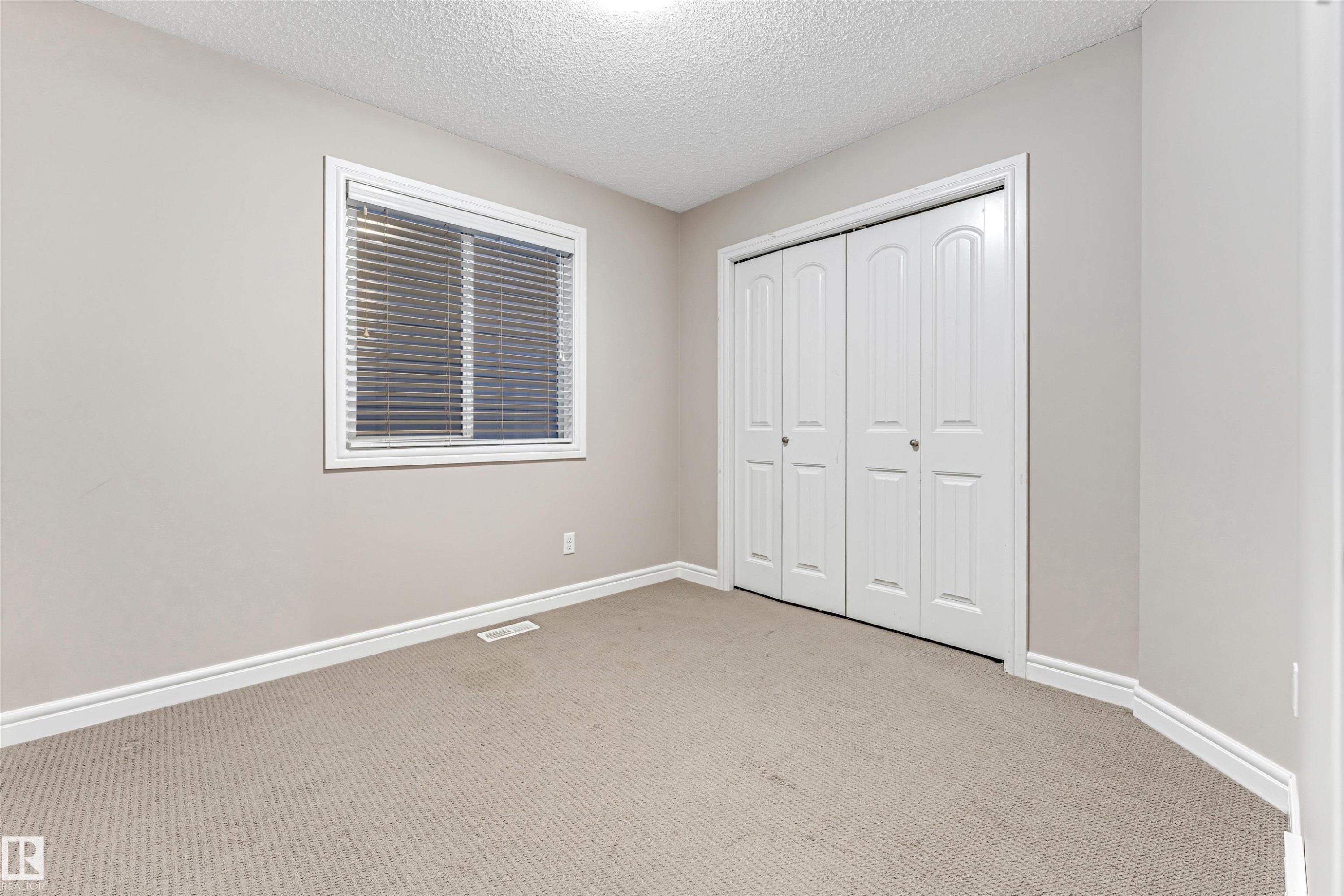 2929 16A Avenue, Edmonton, AB - Indoor Photo Showing Other Room