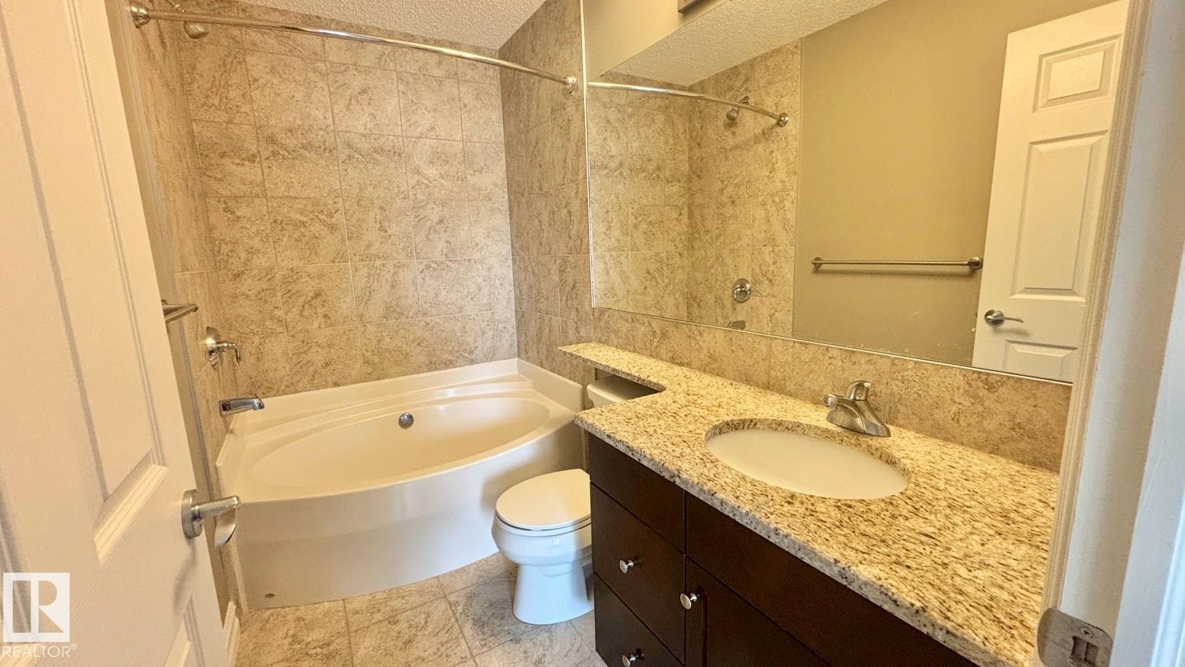 16 2003 Rabbit Hill Road Nw, Edmonton, AB - Indoor Photo Showing Bathroom