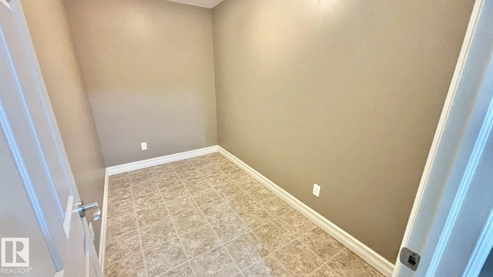 16 2003 Rabbit Hill Road Nw, Edmonton, AB - Indoor Photo Showing Other Room