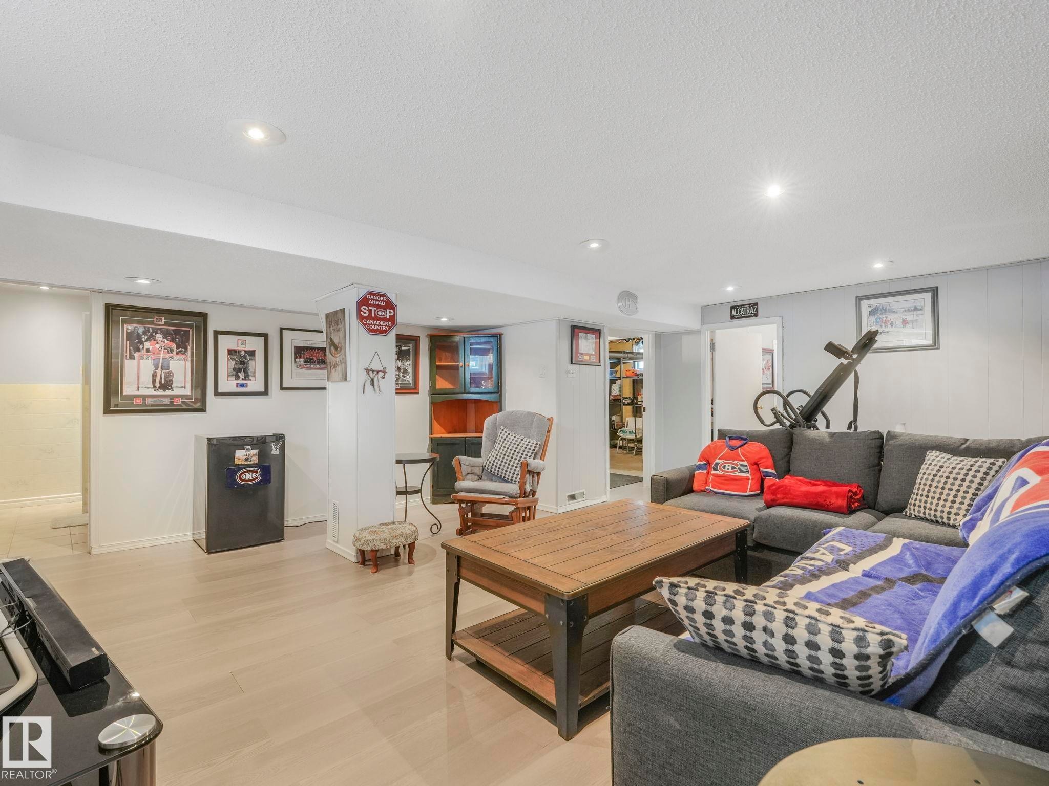 7653 91 Avenue, Edmonton, AB - Indoor