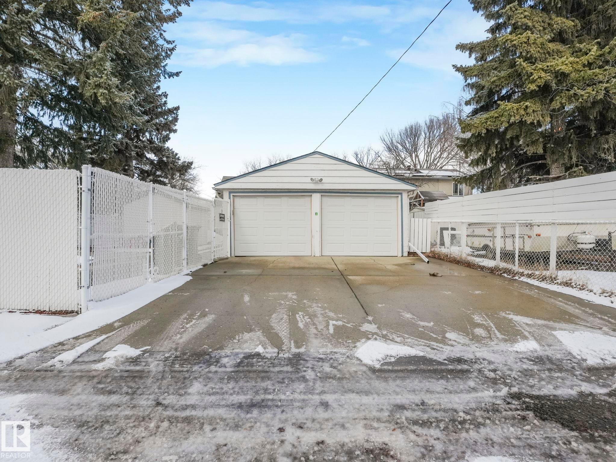 7653 91 Avenue, Edmonton, AB - Outdoor