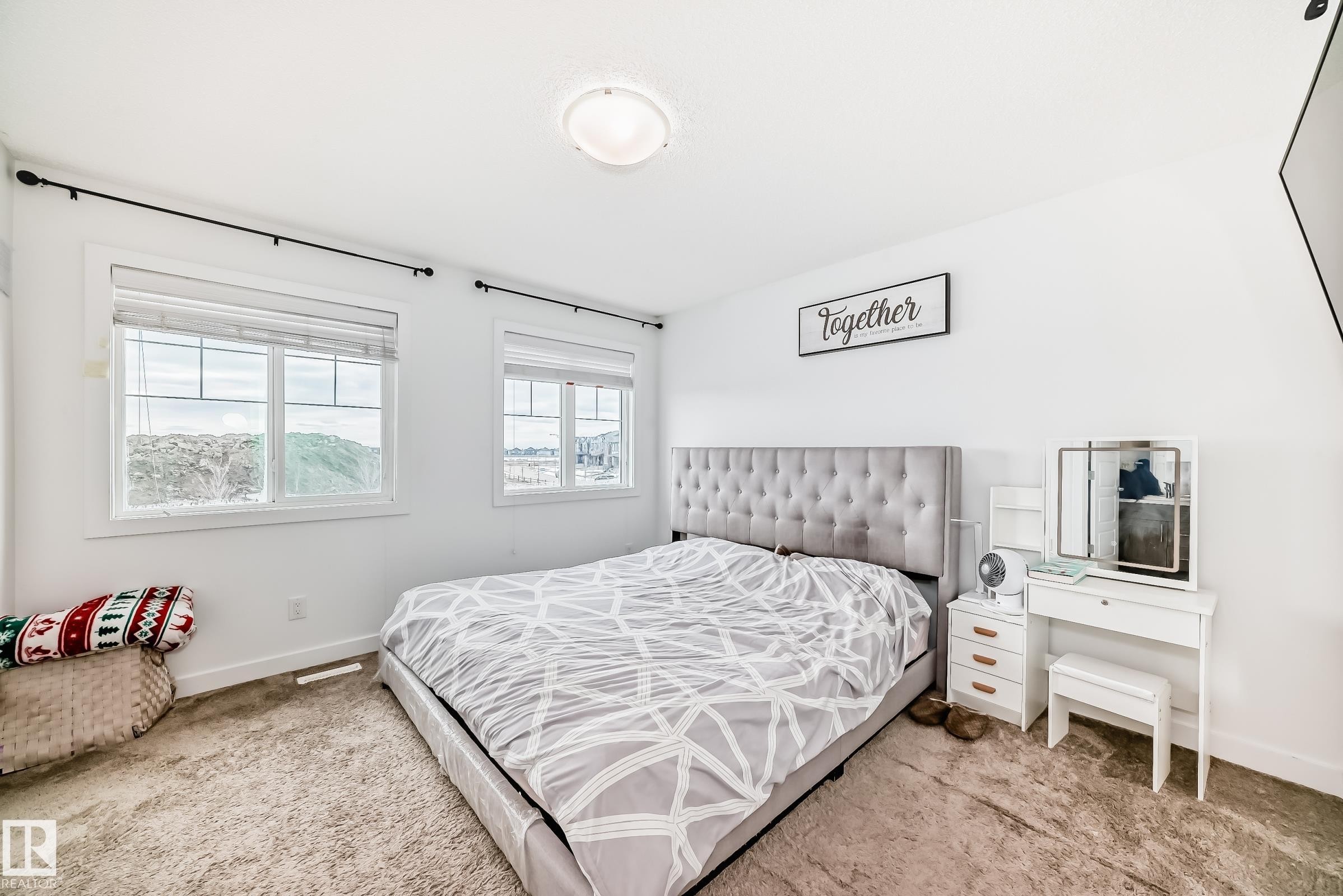 374 Crystallina Nera Drive Nw, Edmonton, AB - Indoor Photo Showing Bedroom
