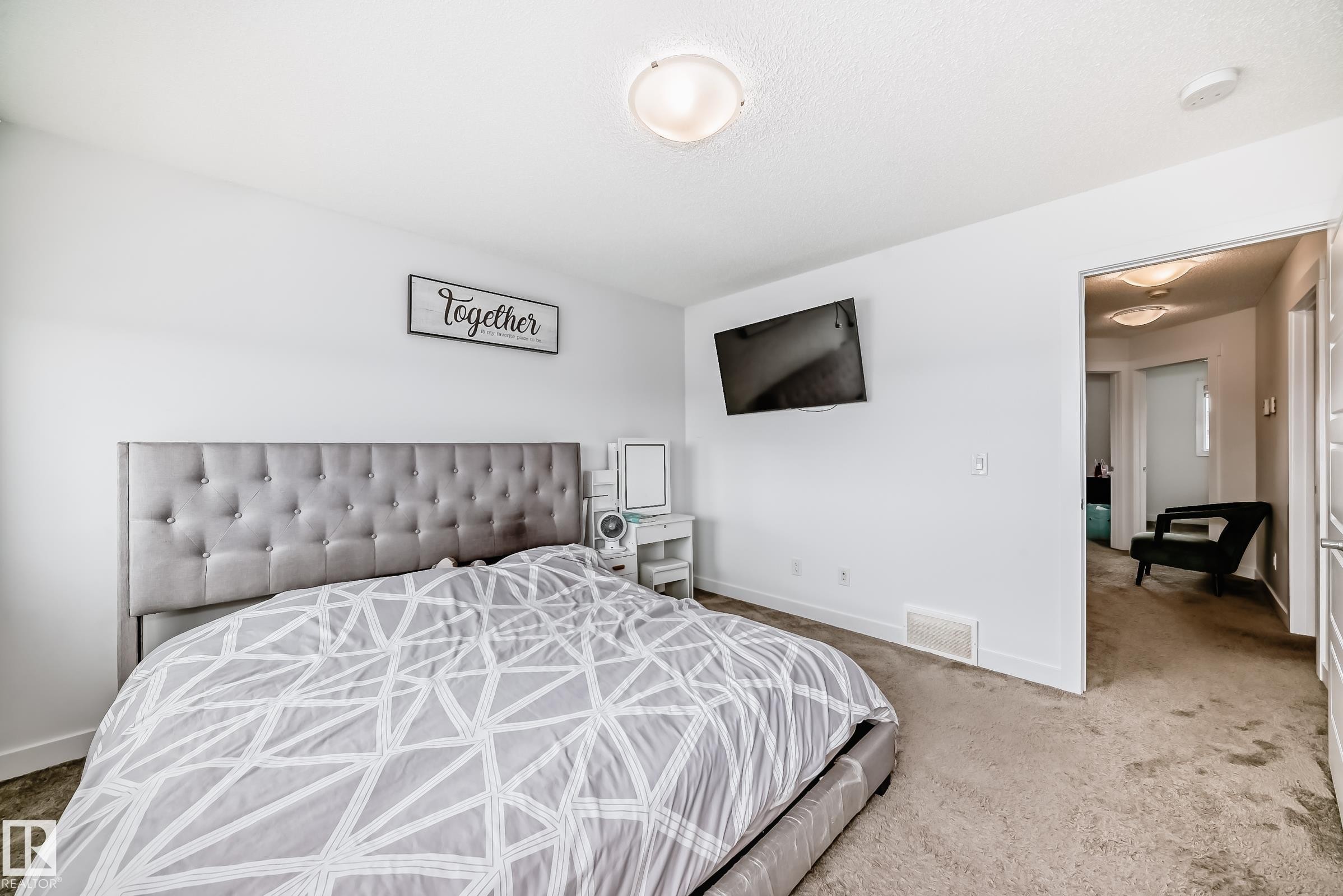 374 Crystallina Nera Drive Nw, Edmonton, AB - Indoor Photo Showing Bedroom