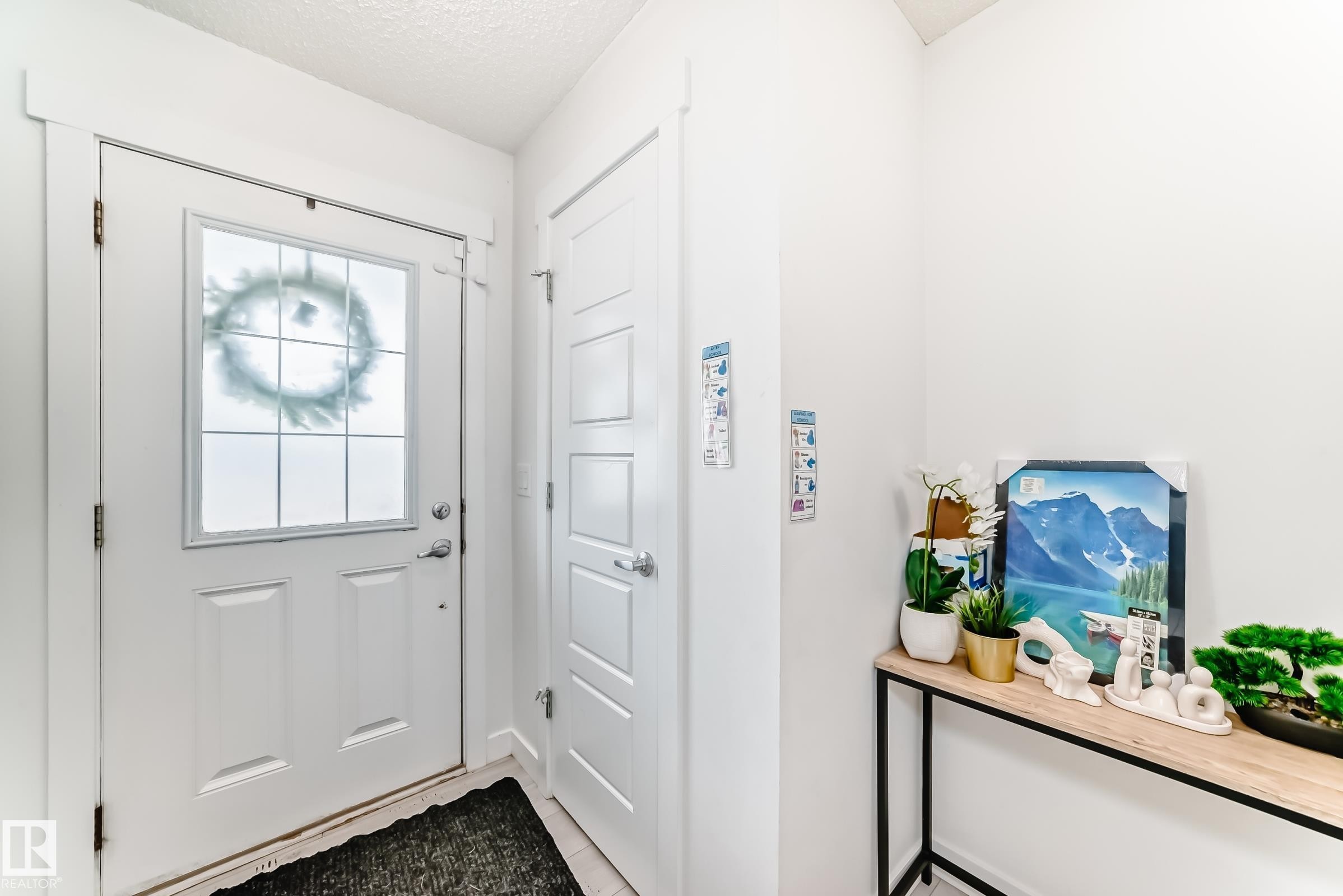 374 Crystallina Nera Drive Nw, Edmonton, AB - Indoor Photo Showing Other Room