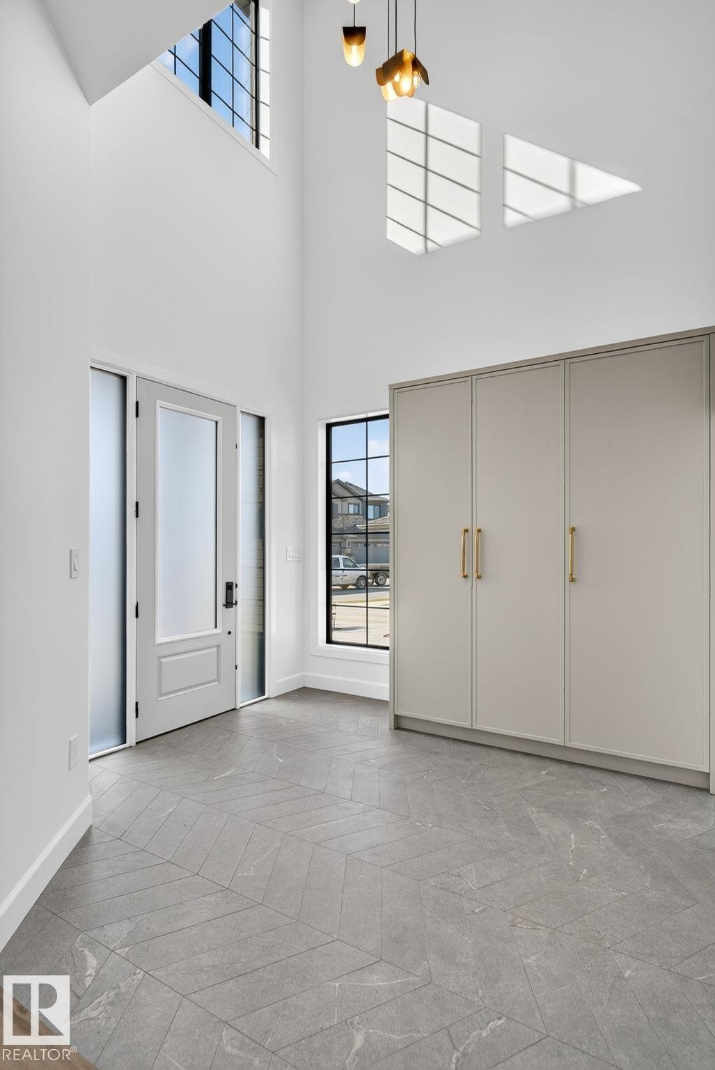 4706 Knight Close, Edmonton, AB - Indoor Photo Showing Other Room