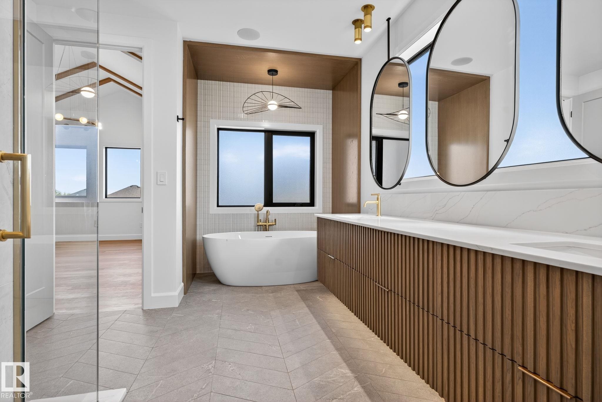 4706 Knight Close, Edmonton, AB - Indoor Photo Showing Bathroom