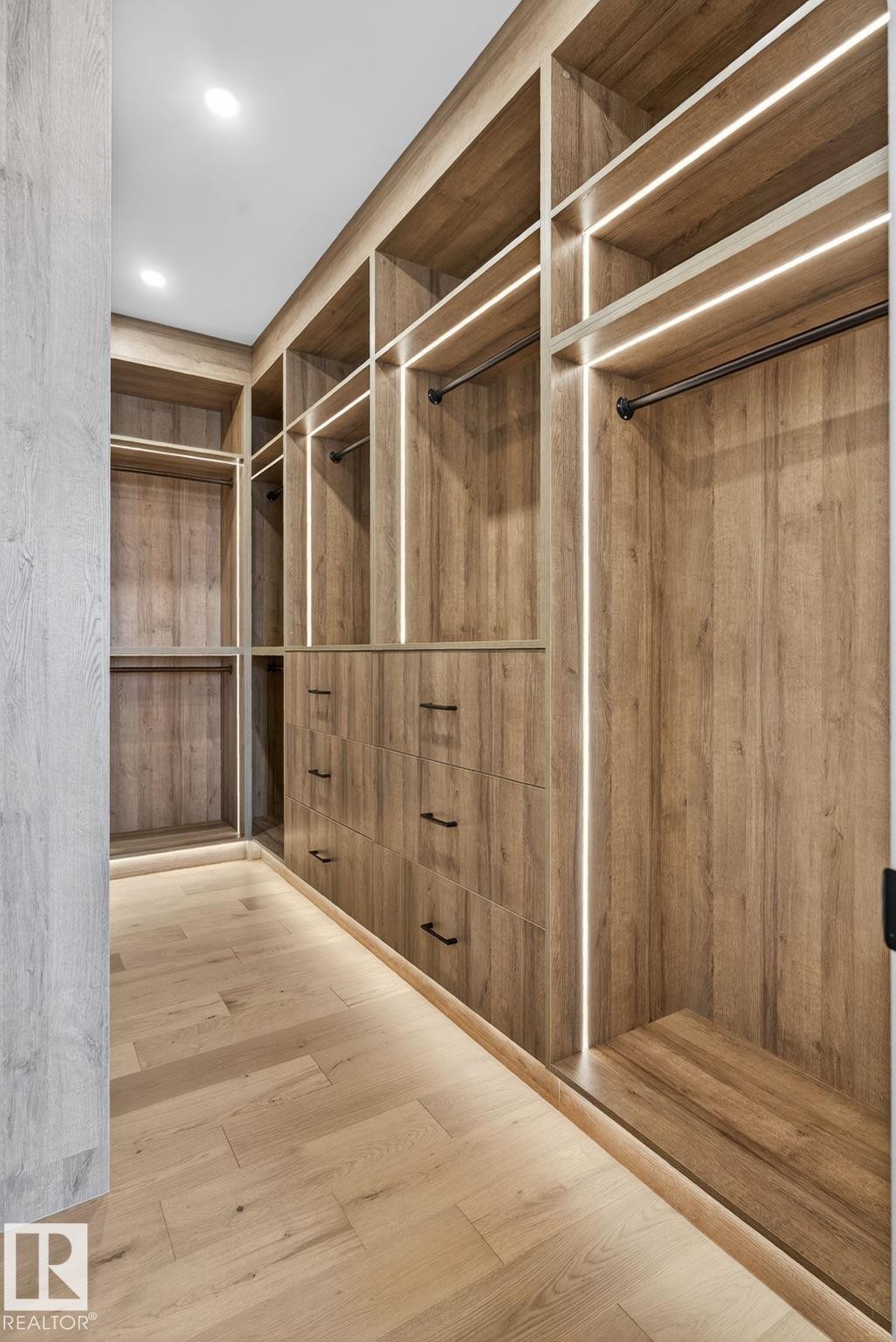 4706 Knight Close, Edmonton, AB - Indoor