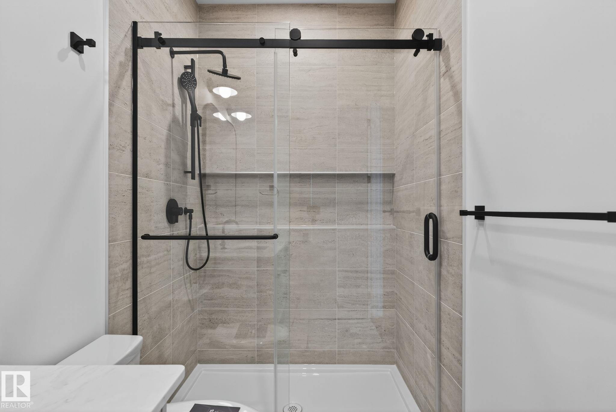 4706 Knight Close, Edmonton, AB - Indoor Photo Showing Bathroom