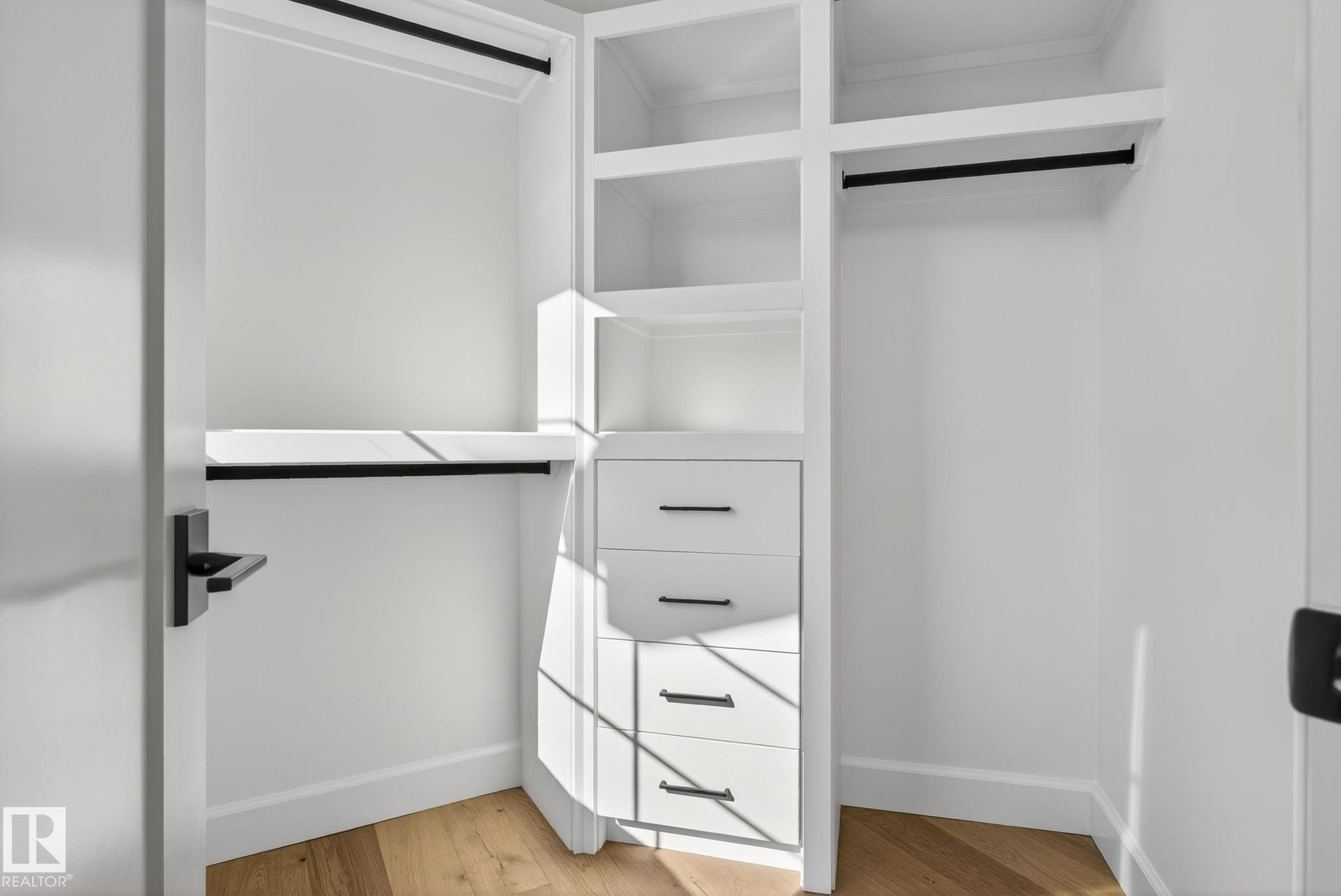 4706 Knight Close, Edmonton, AB - Indoor