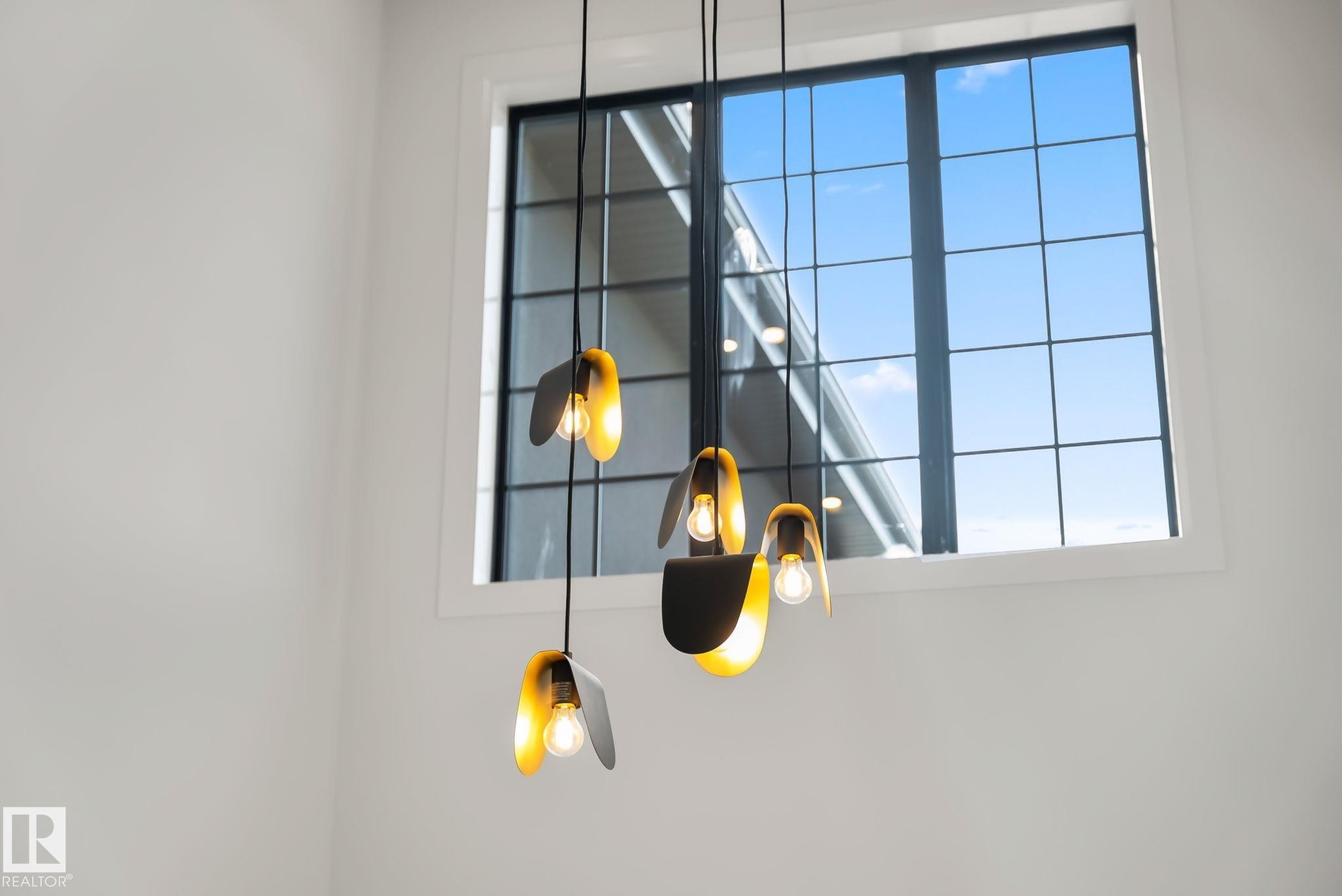 4706 Knight Close, Edmonton, AB - Indoor Photo Showing Other Room