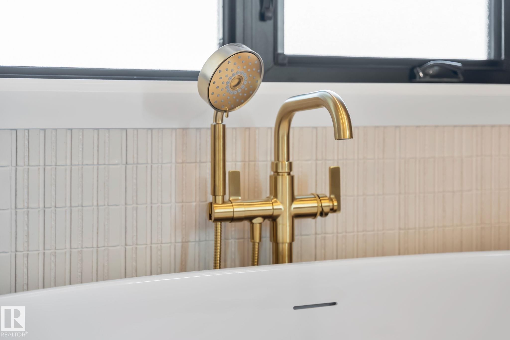 4706 Knight Close, Edmonton, AB - Indoor