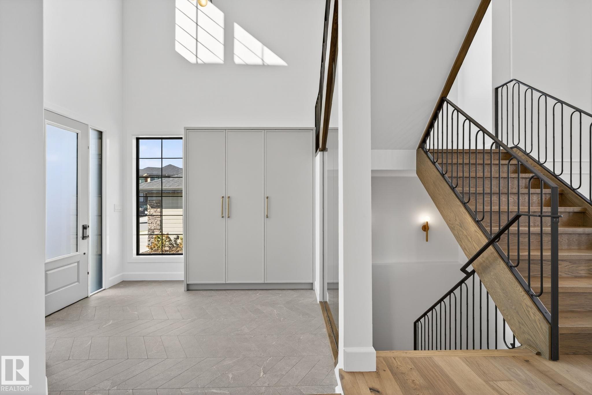 4706 Knight Close, Edmonton, AB - Indoor Photo Showing Other Room