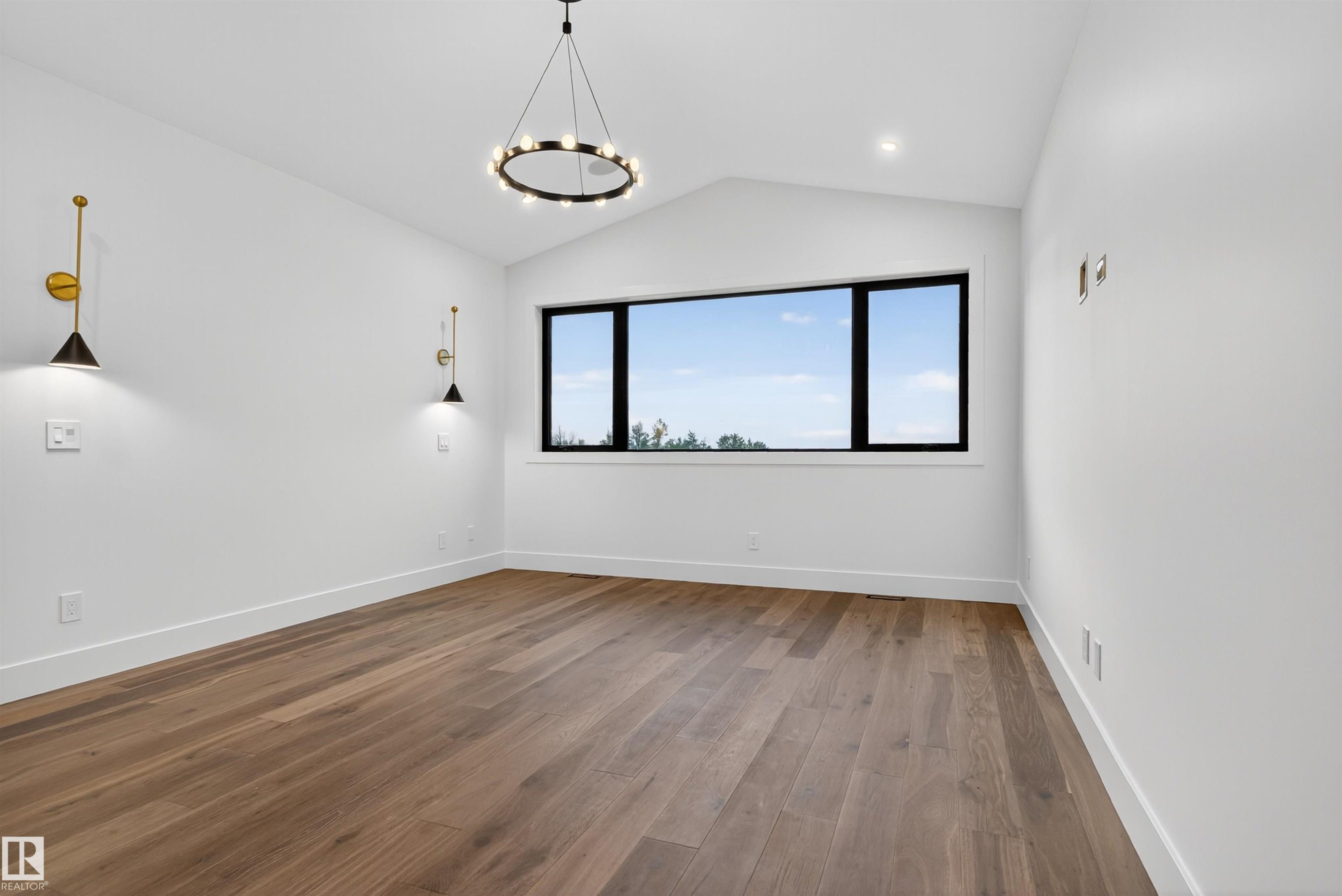 4712 Knight Close, Edmonton, AB - Indoor Photo Showing Other Room