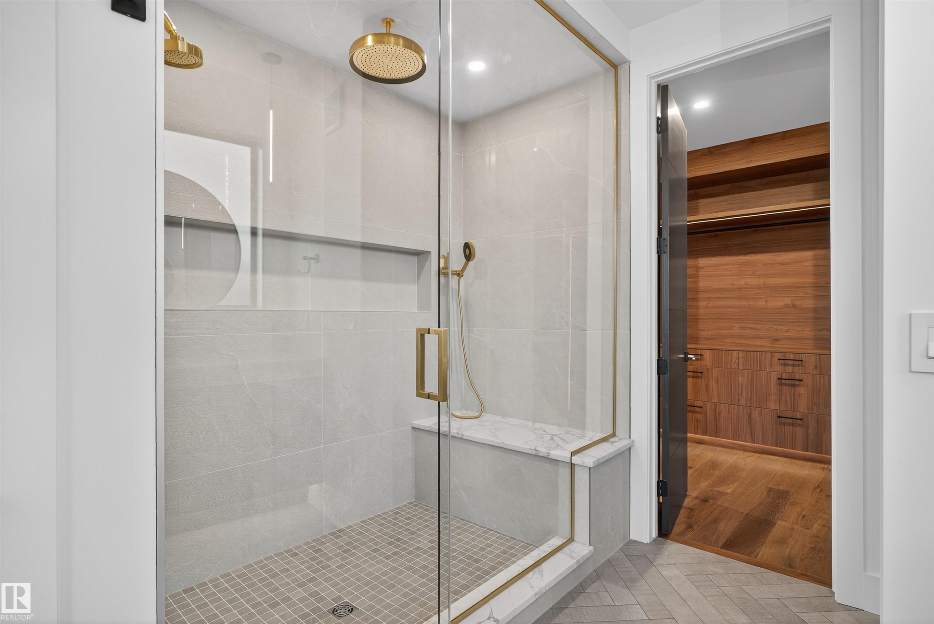 4712 Knight Close, Edmonton, AB - Indoor Photo Showing Bathroom