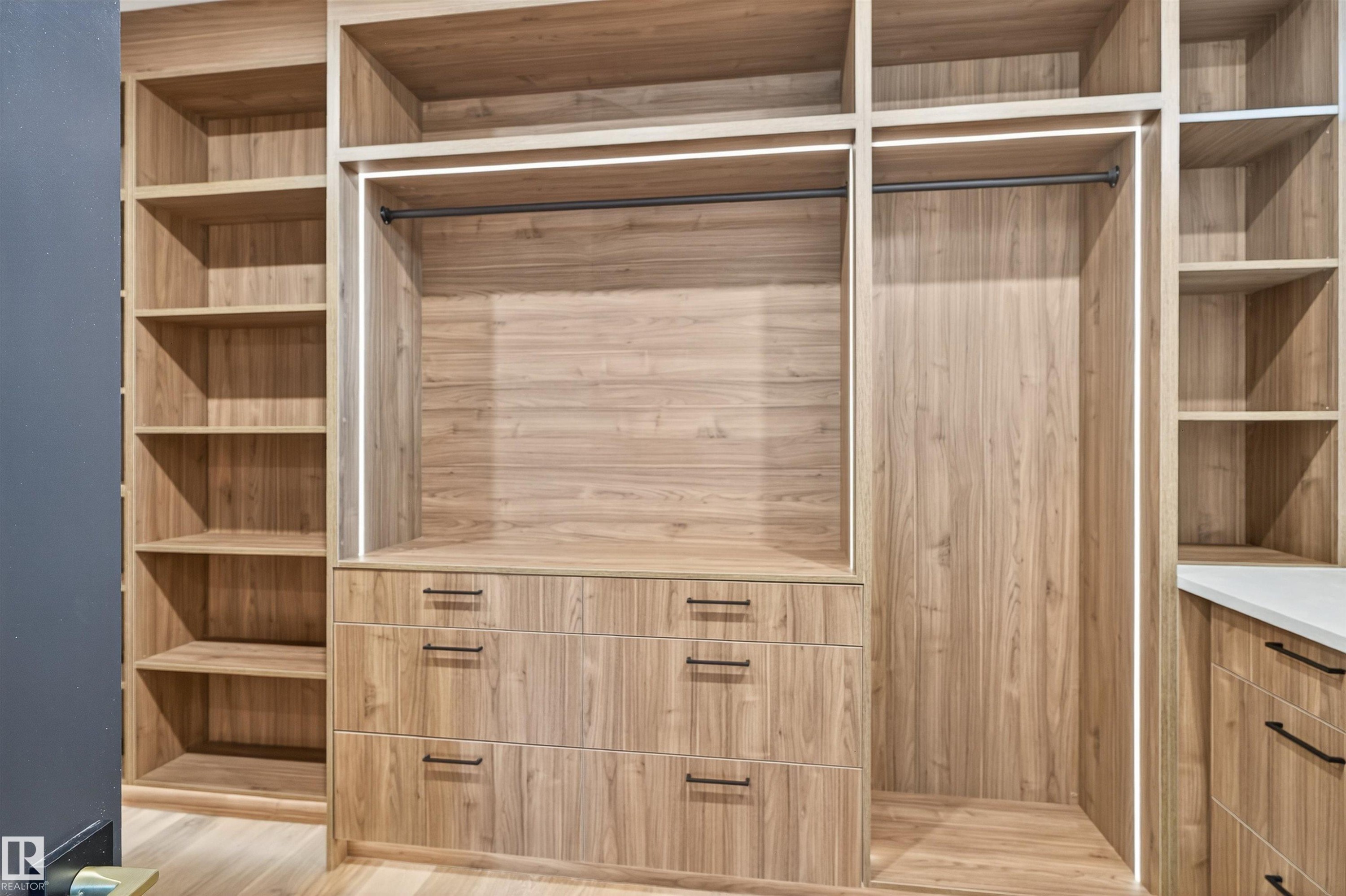 4712 Knight Close, Edmonton, AB - Indoor With Storage