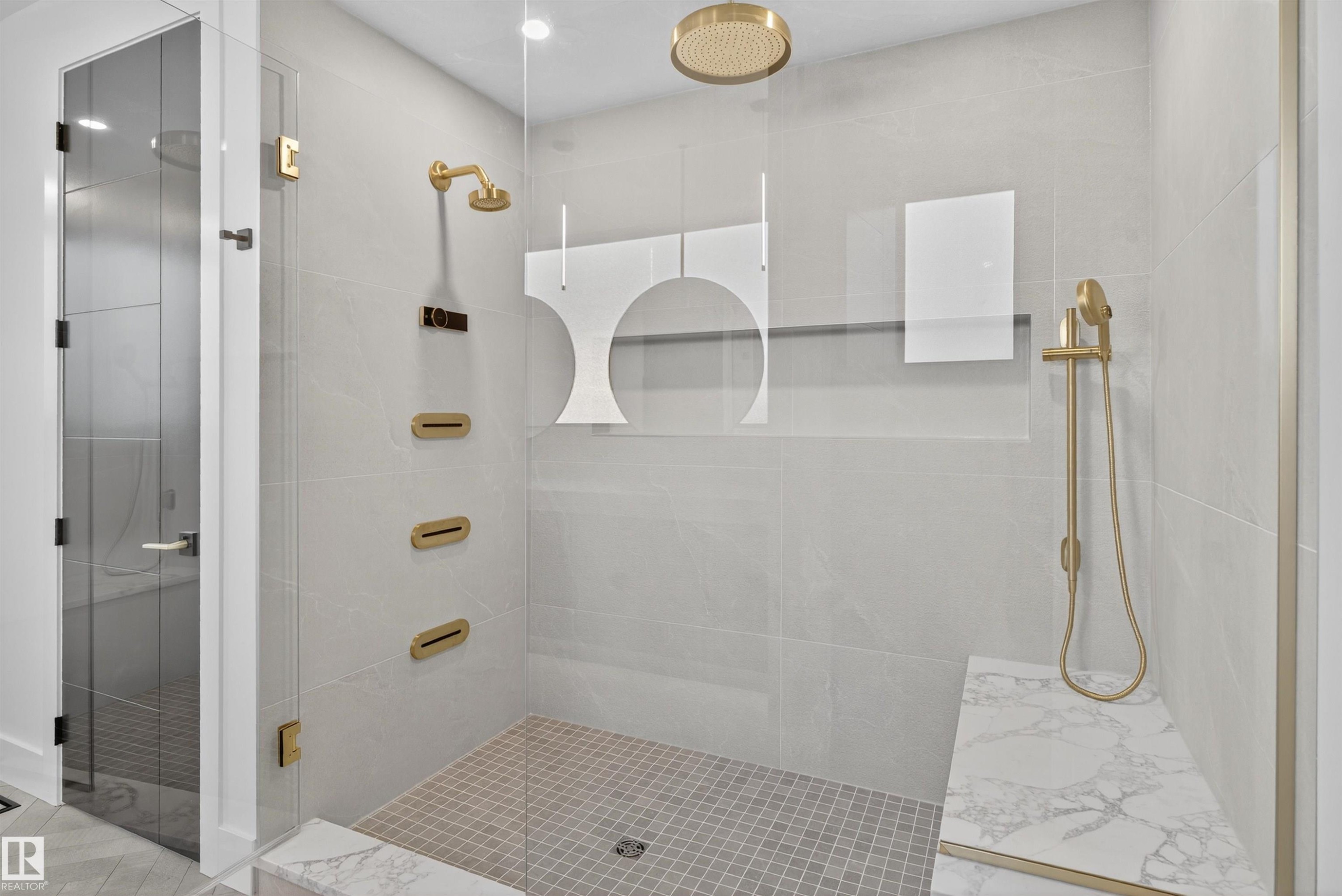 4712 Knight Close, Edmonton, AB - Indoor Photo Showing Bathroom