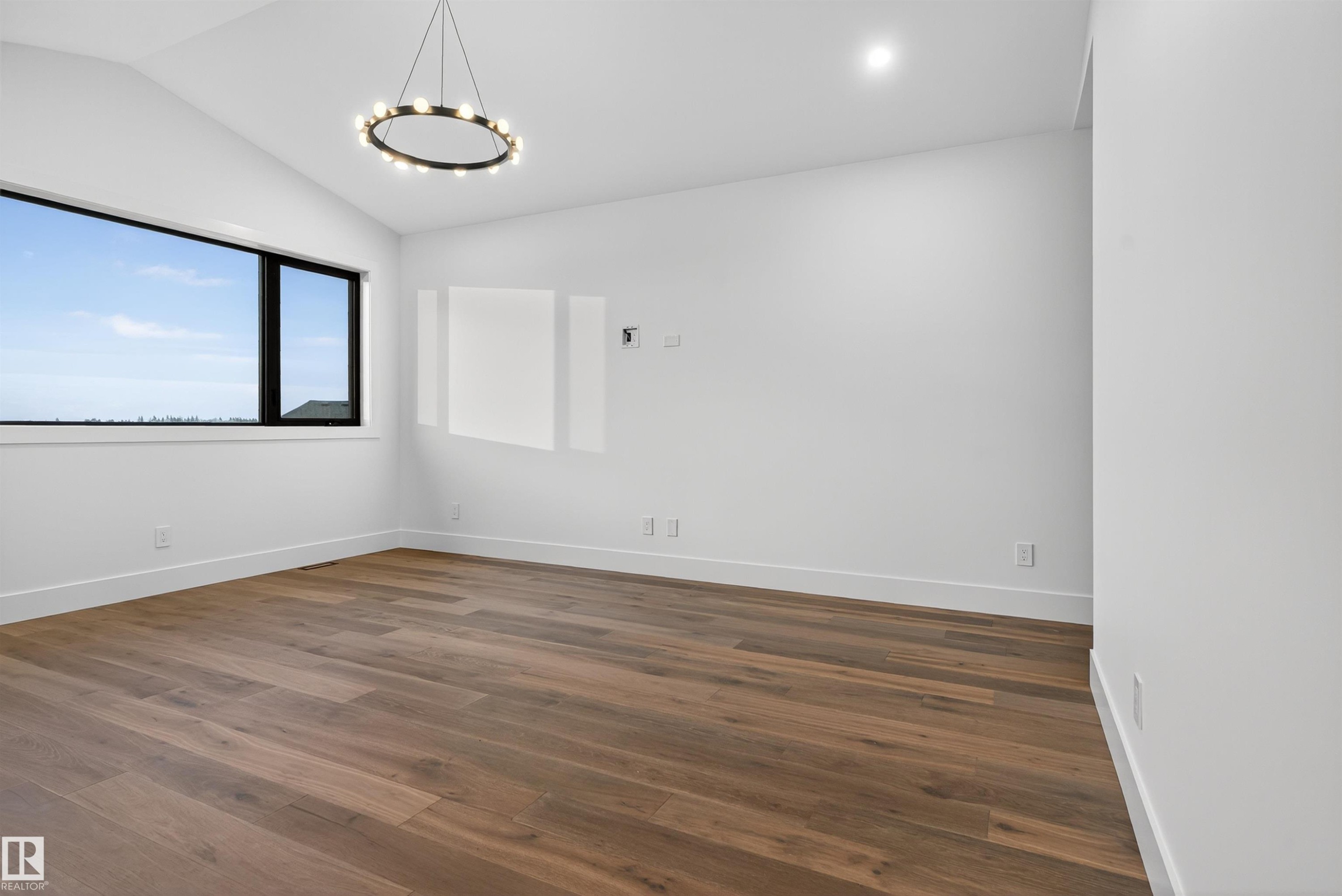 4712 Knight Close, Edmonton, AB - Indoor Photo Showing Other Room