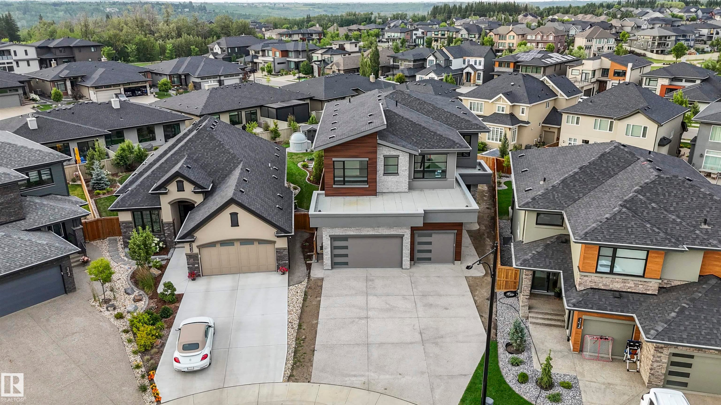 4712 Knight Close, Edmonton, AB - Outdoor With Facade