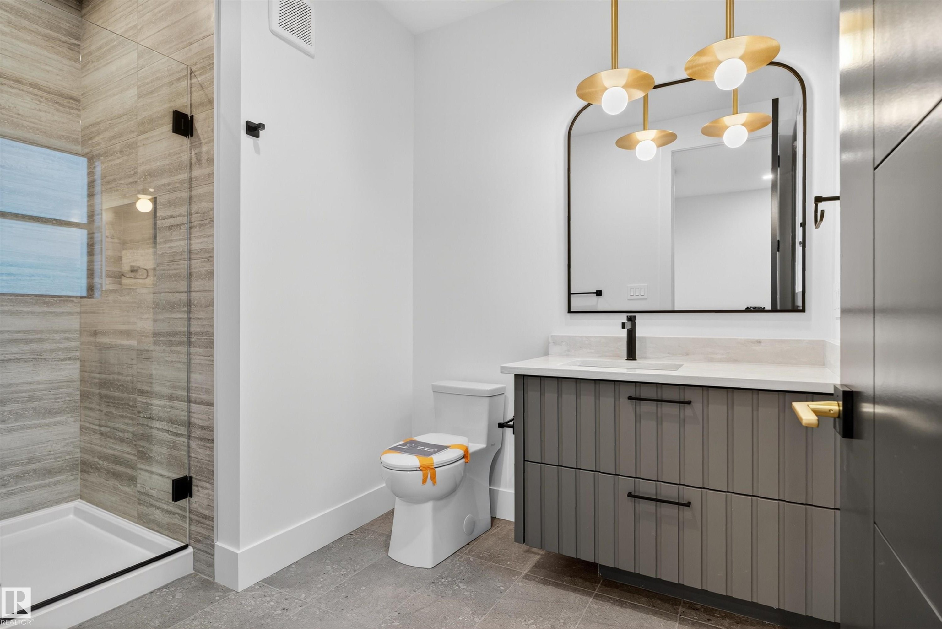 4712 Knight Close, Edmonton, AB - Indoor Photo Showing Bathroom