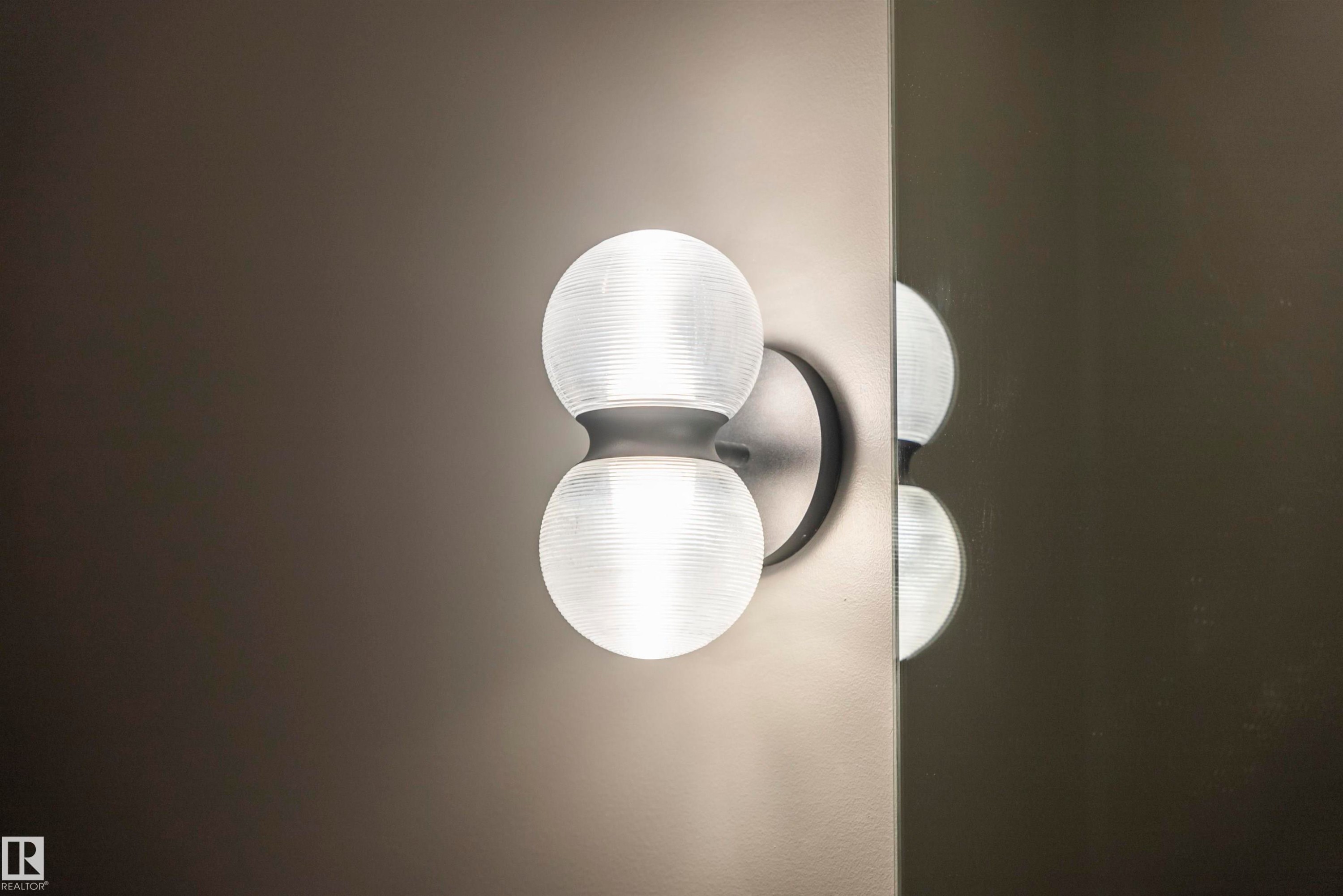 4712 Knight Close, Edmonton, AB - Indoor Photo Showing Other Room