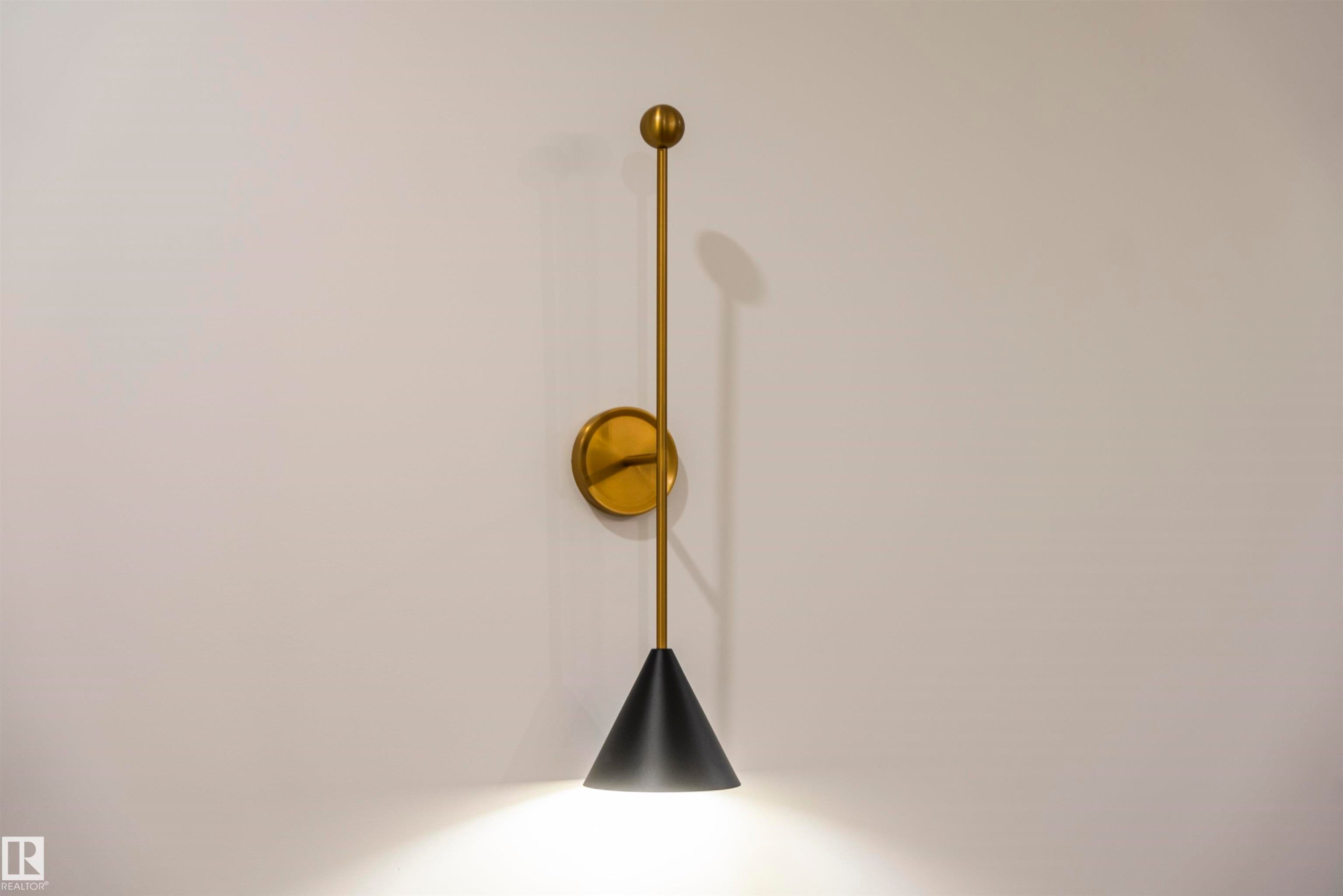 4712 Knight Close, Edmonton, AB - Indoor Photo Showing Other Room