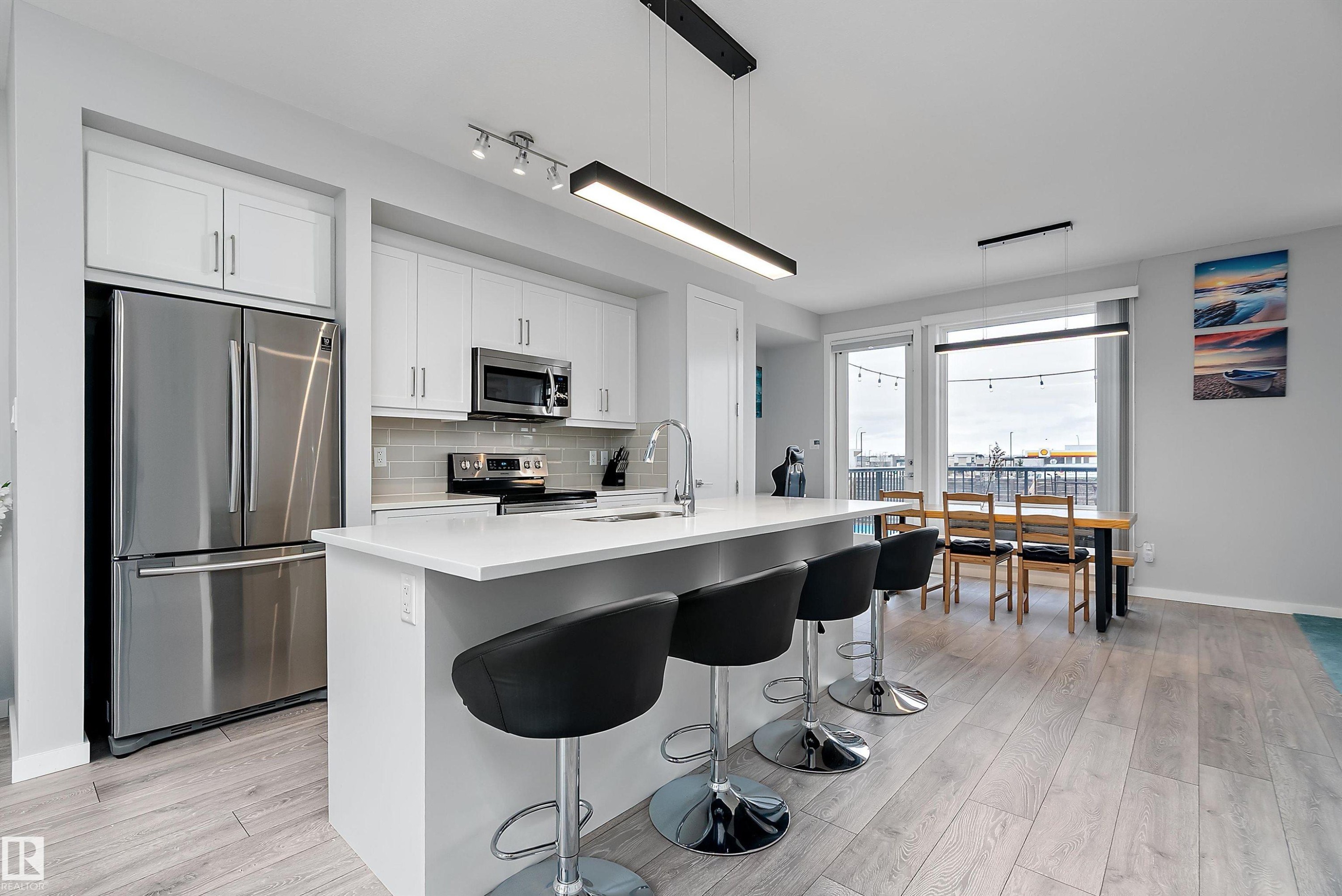 1758 Keene Crescent, Edmonton, AB - Indoor Photo Showing Kitchen With Stainless Steel Kitchen With Upgraded Kitchen