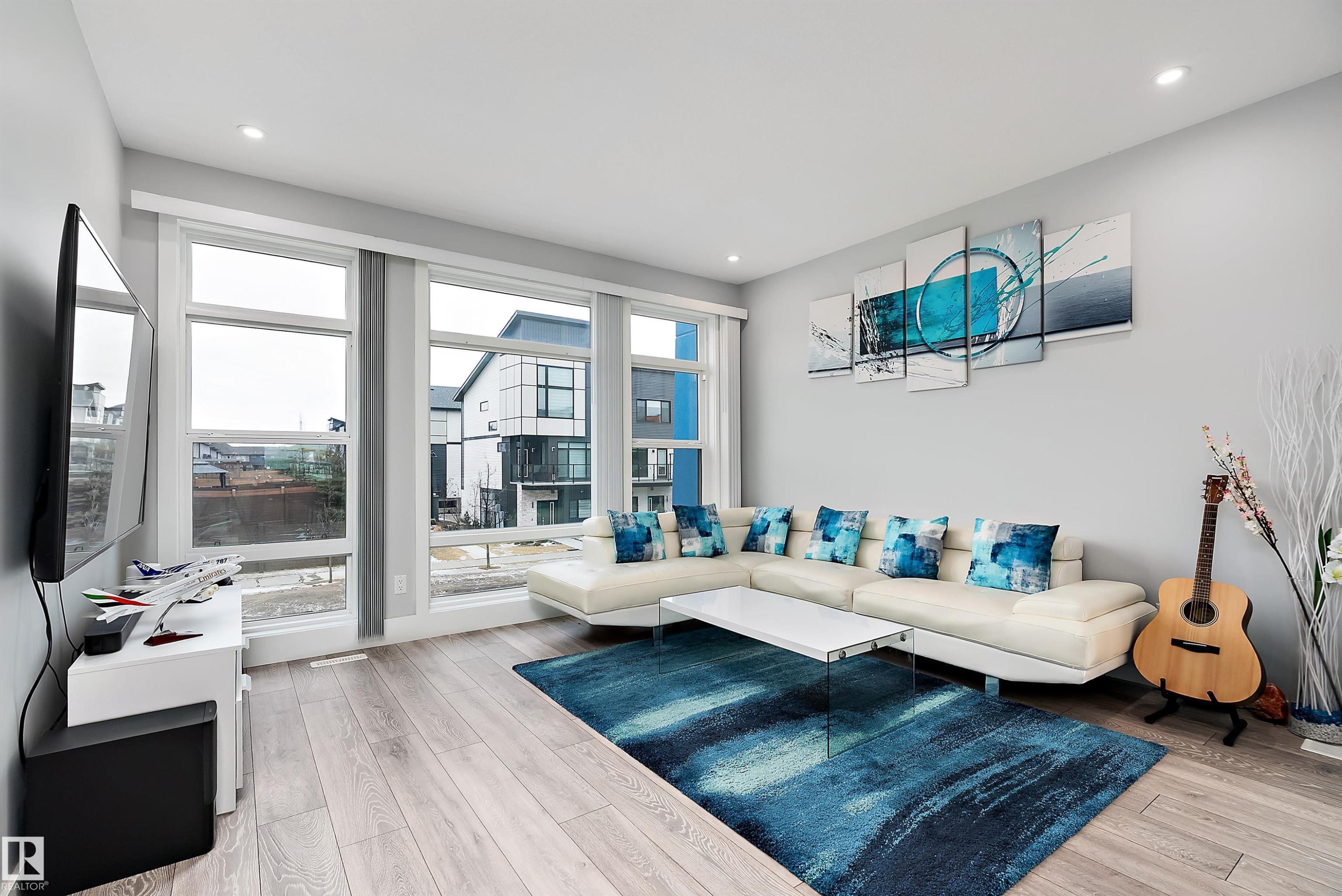 1758 Keene Crescent, Edmonton, AB - Indoor Photo Showing Living Room