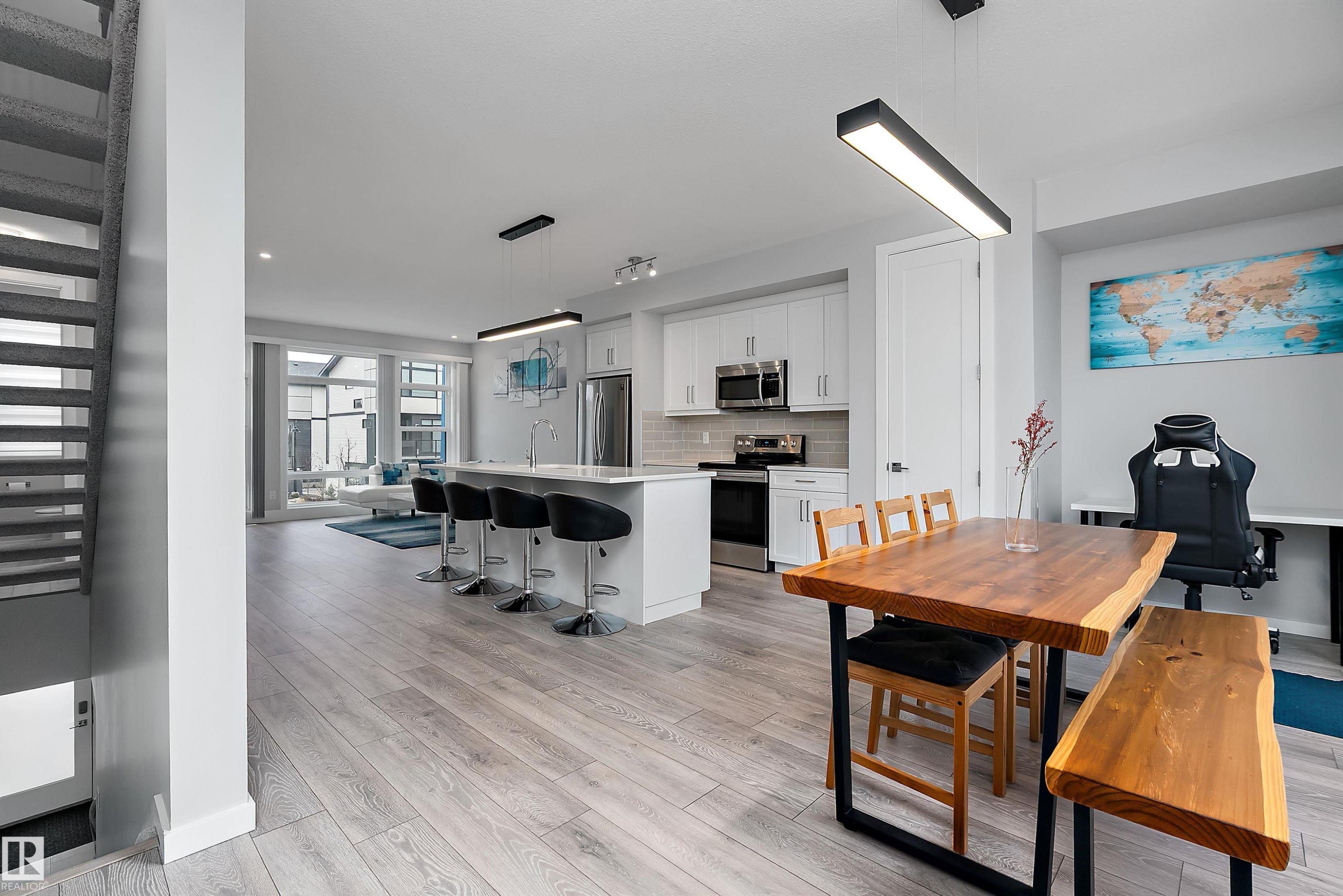 1758 Keene Crescent, Edmonton, AB - Indoor