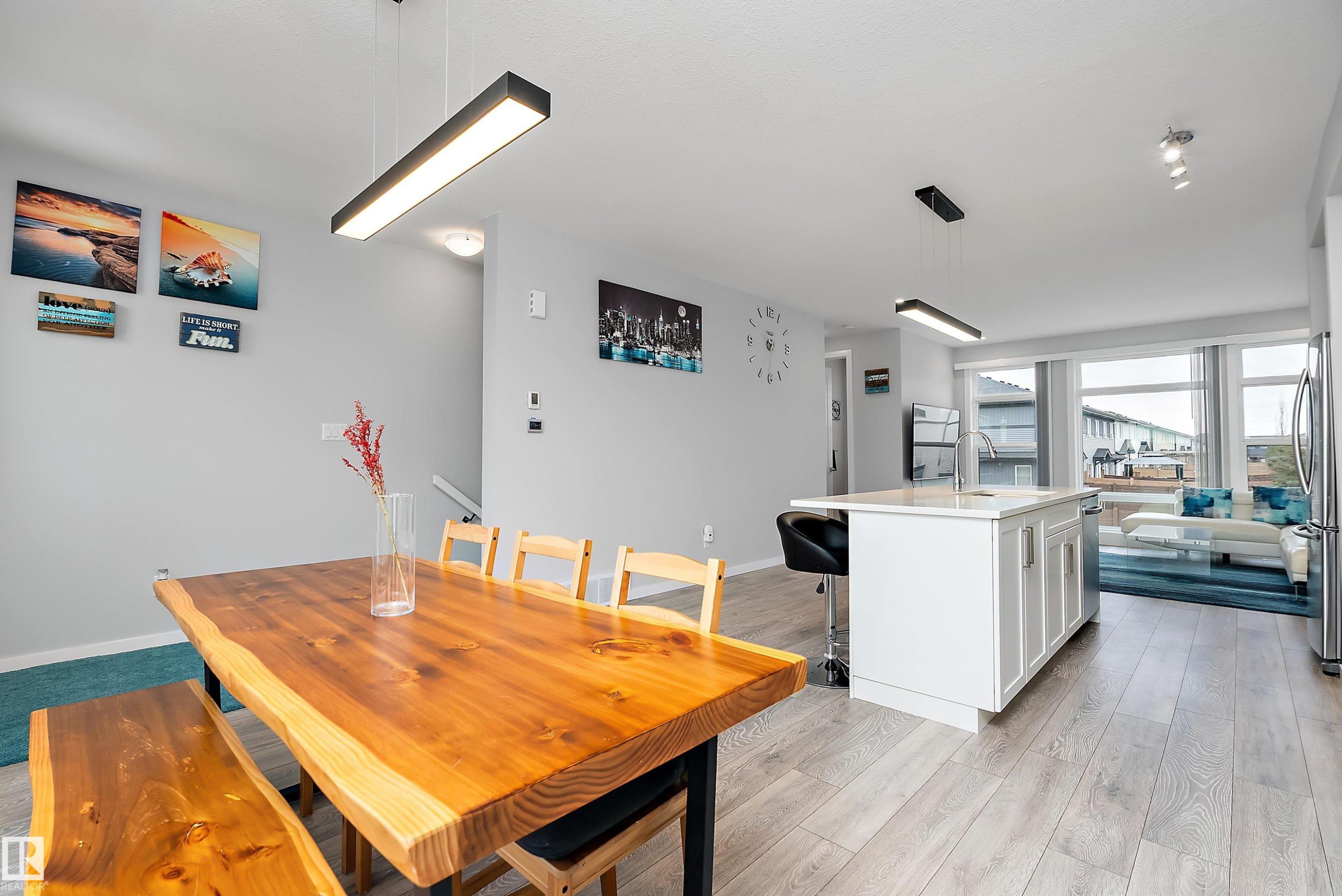 1758 Keene Crescent, Edmonton, AB - Indoor