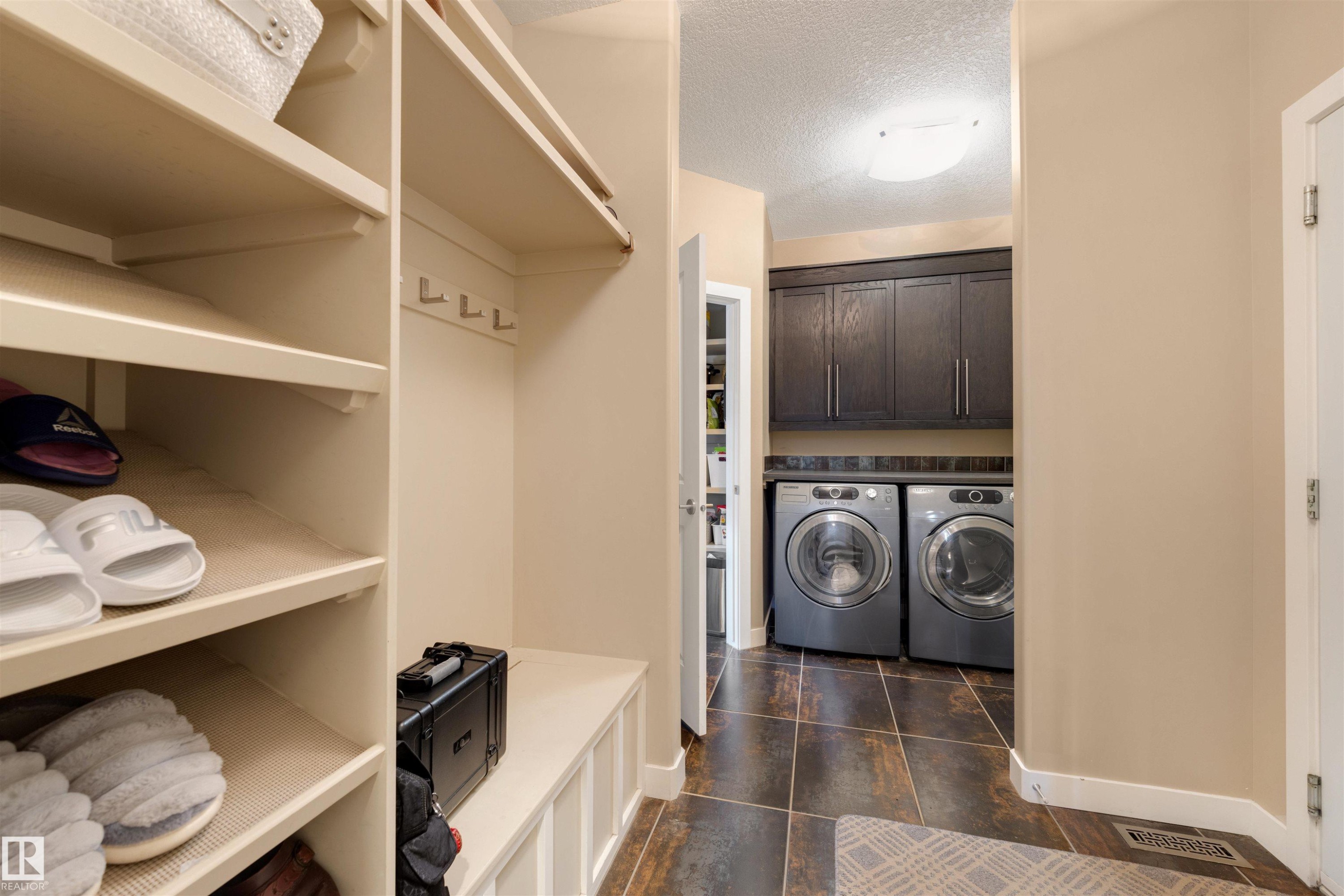 6011 Maynard Way, Edmonton, AB - Indoor Photo Showing Laundry Room