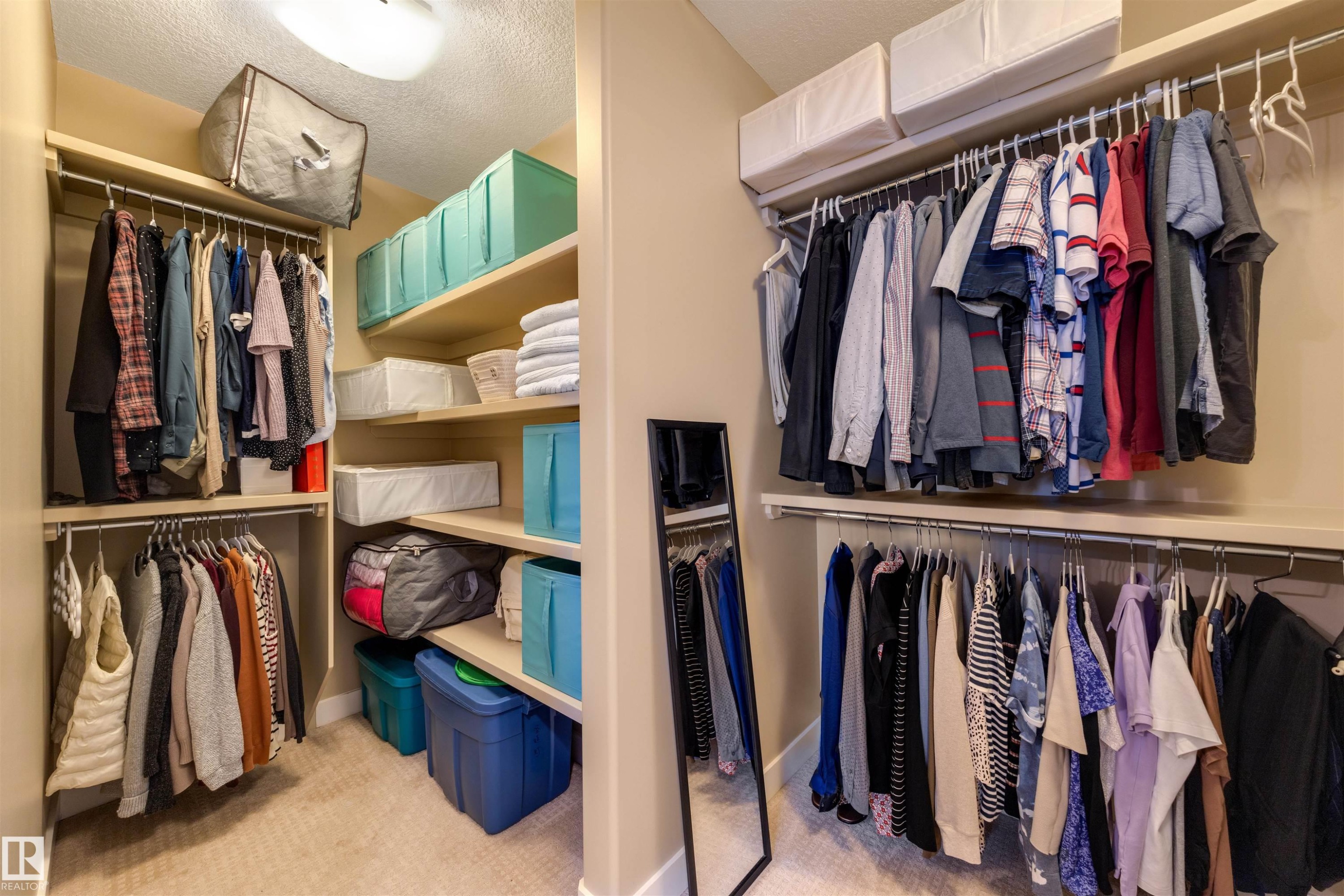 6011 Maynard Way, Edmonton, AB - Indoor With Storage